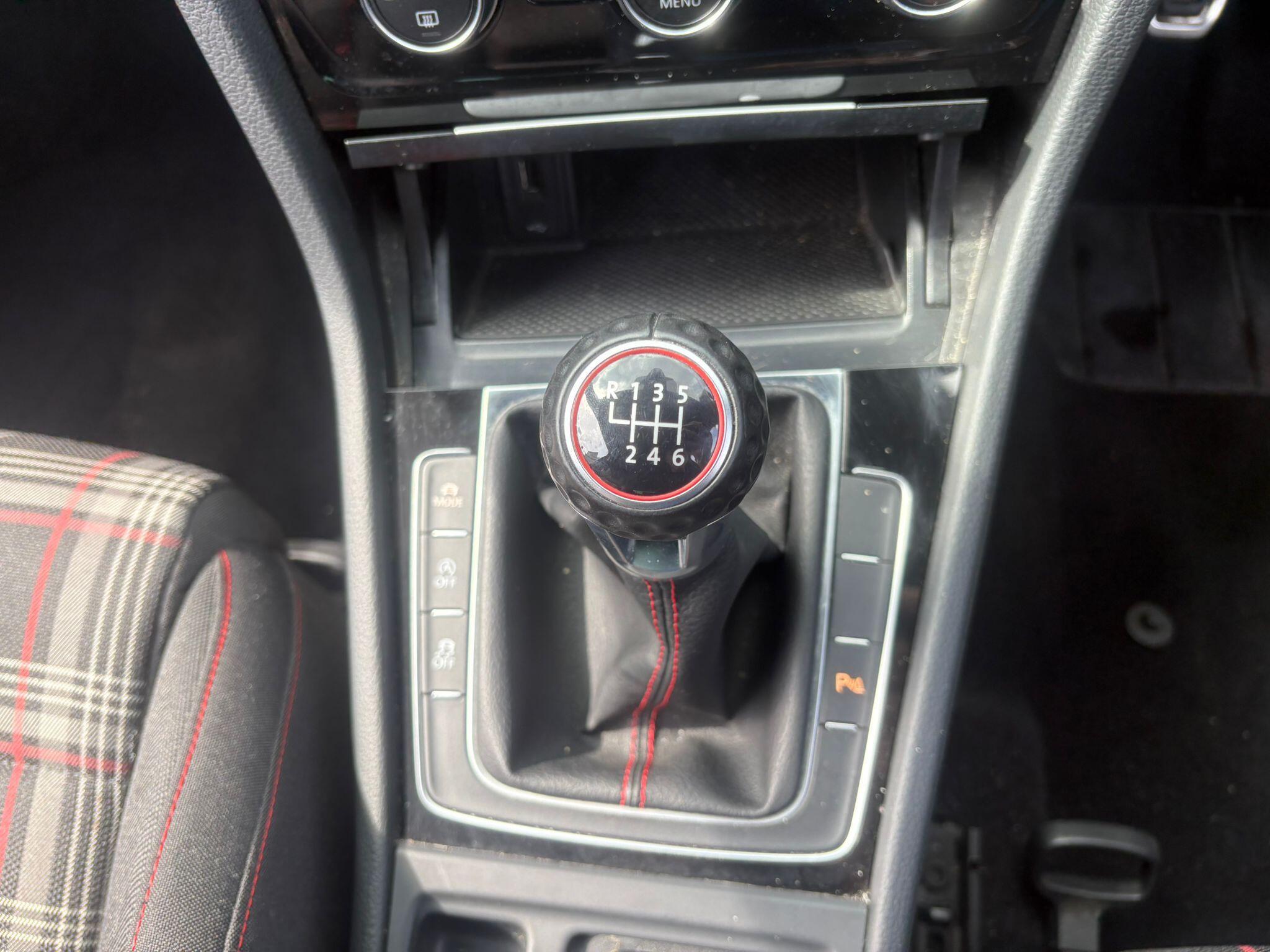 Volkswagen Golf view 14