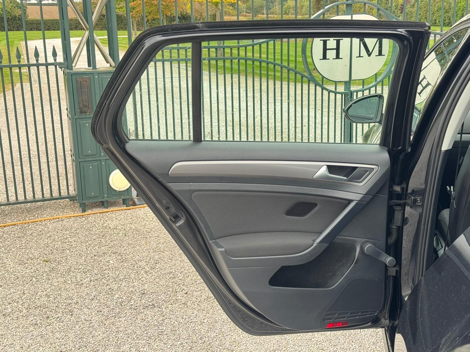 2013 Volkswagen Golf image 20
