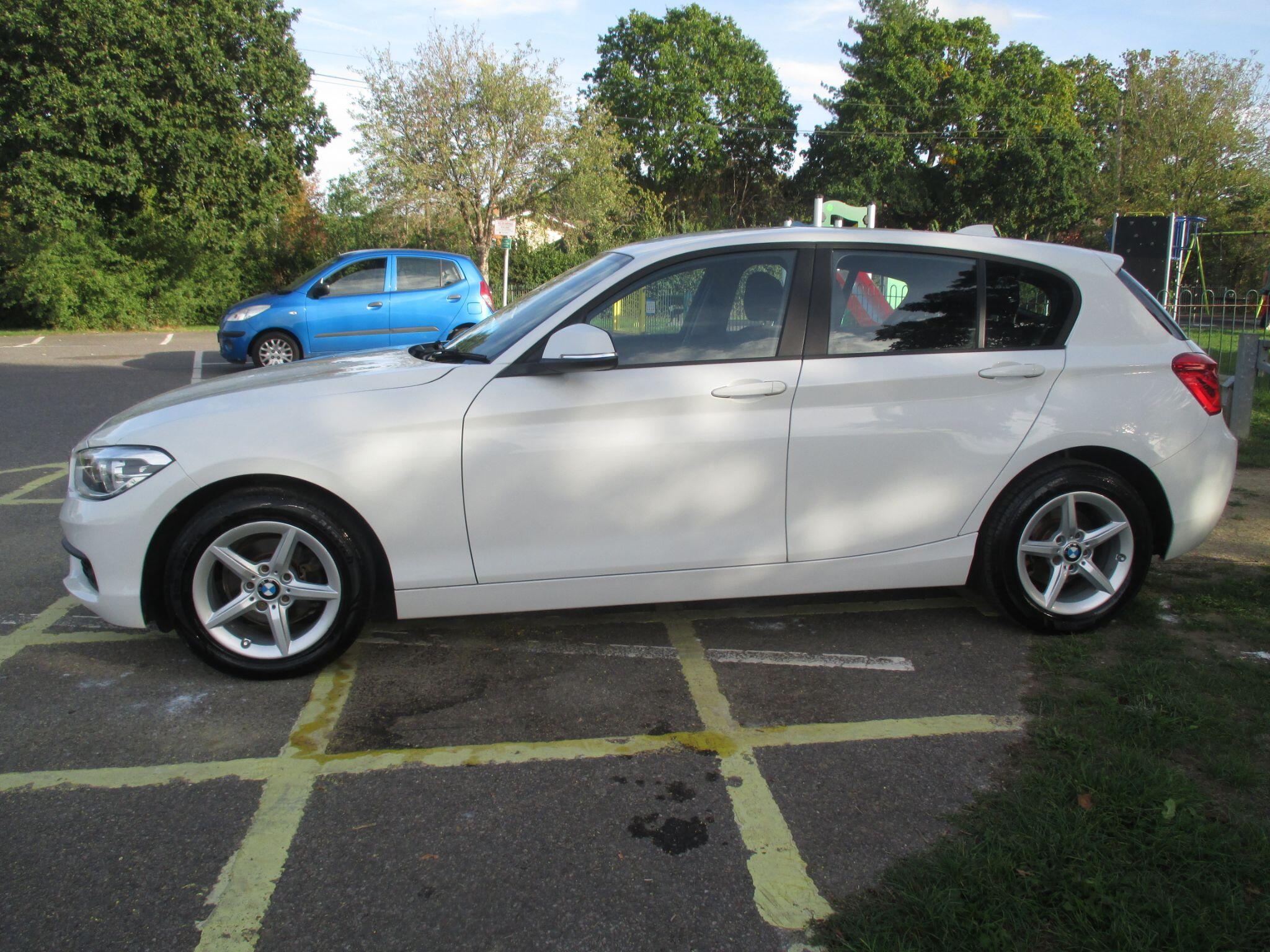 BMW 1 Series view 16