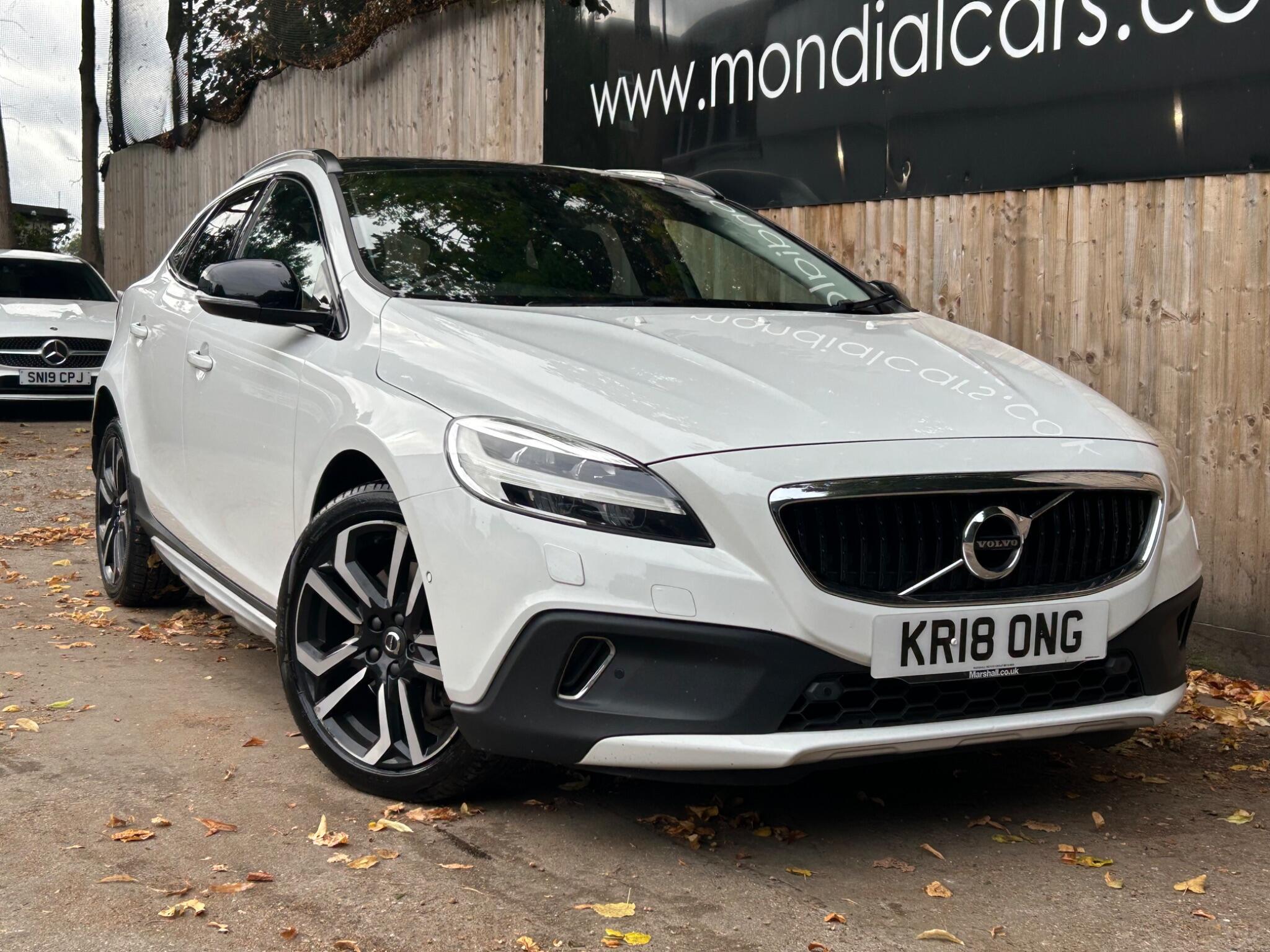 Volvo V40 Cross Country view 9