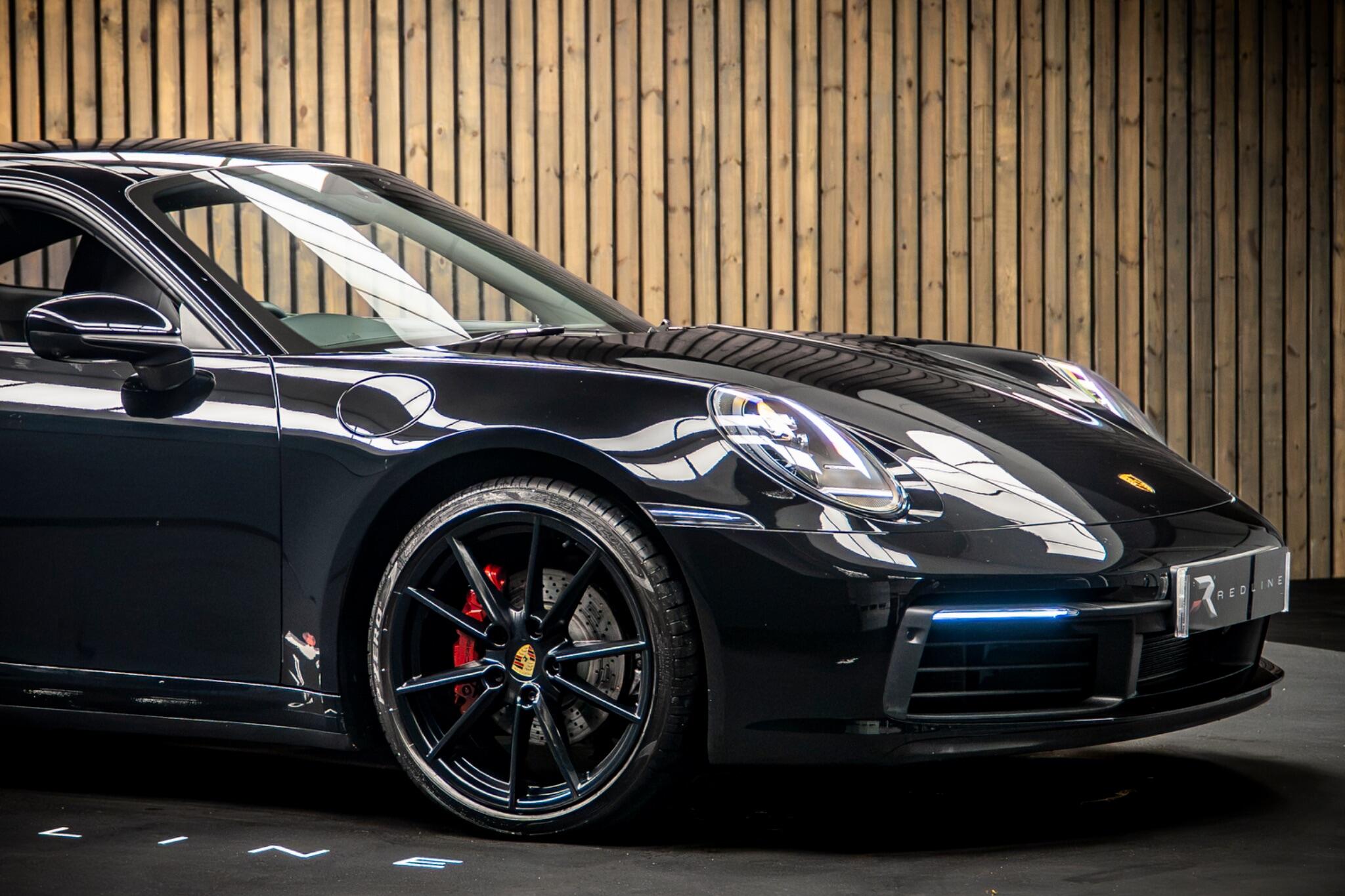 Porsche 911 view 10