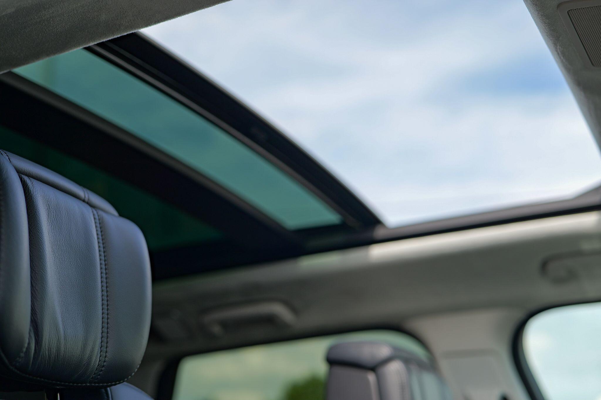 Land Rover Range Rover Sport view 11