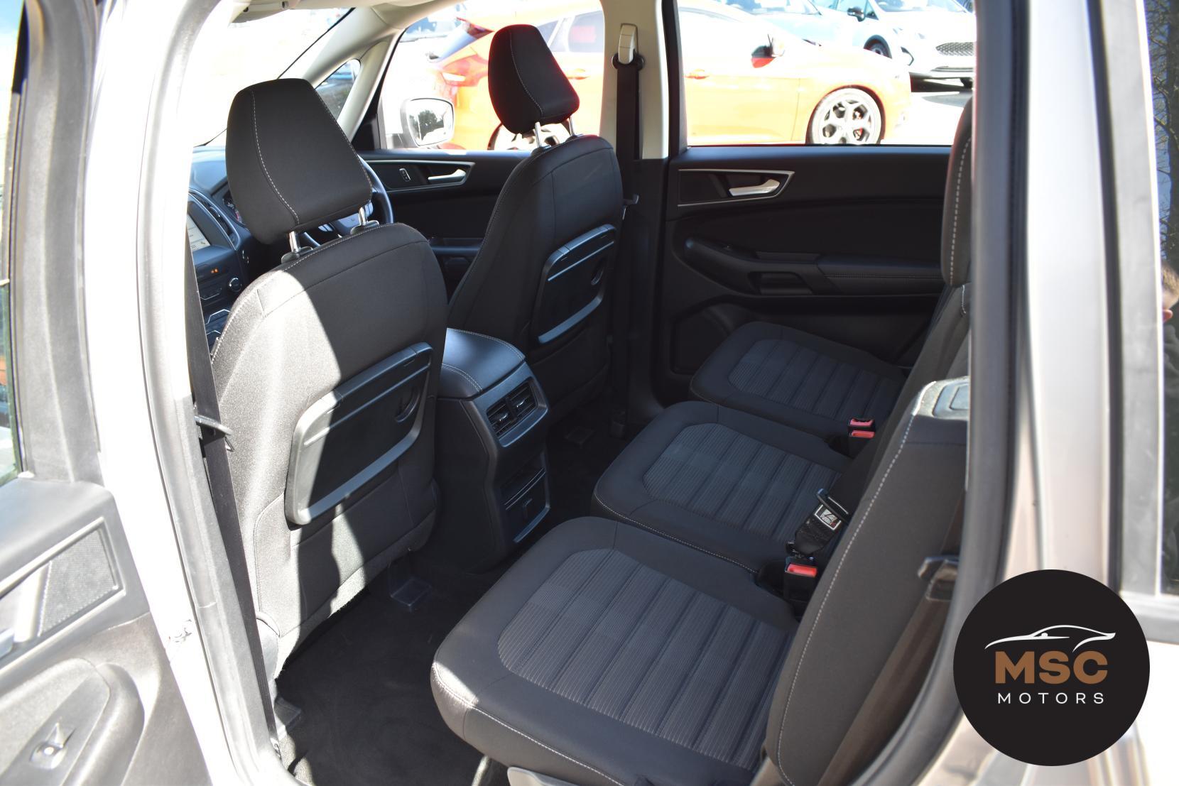 Ford Galaxy view 39