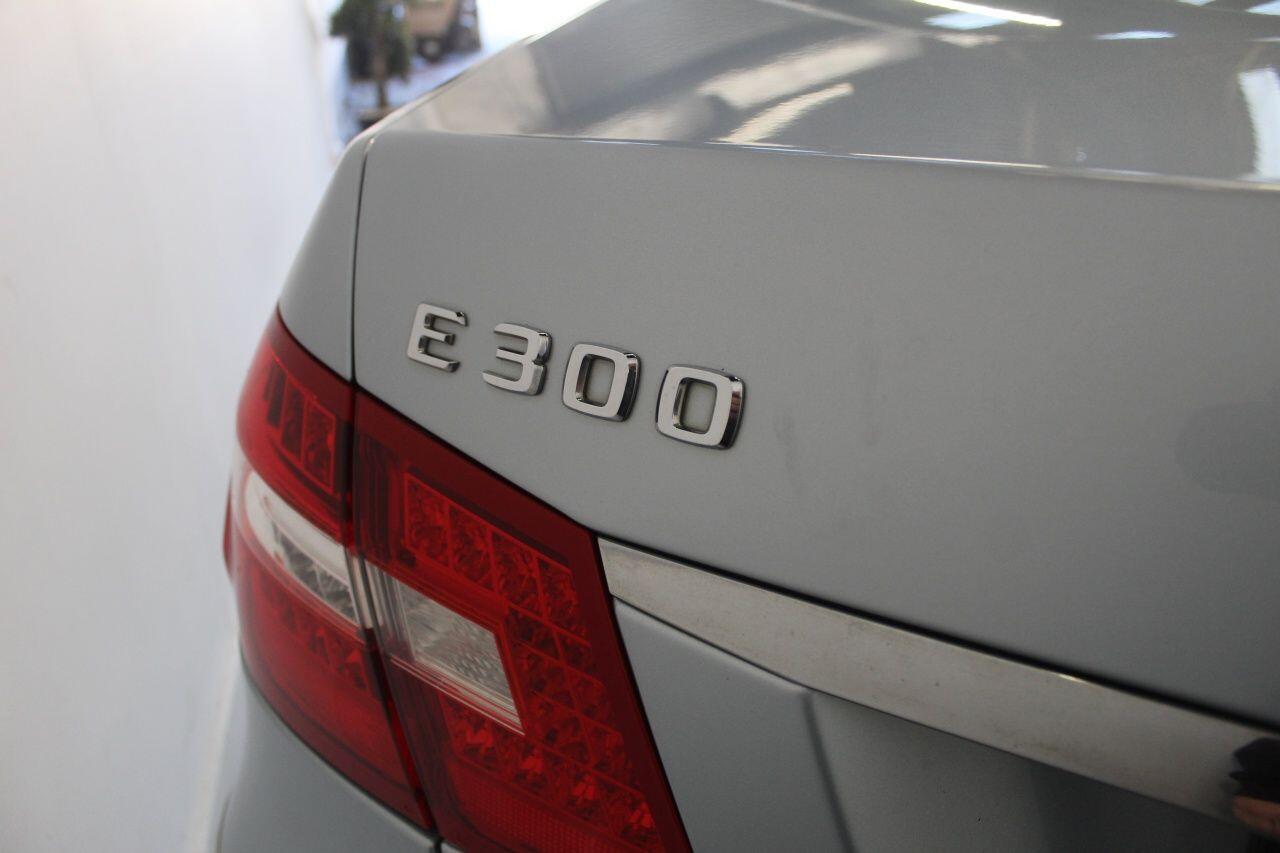 Mercedes-Benz E-Class view 19