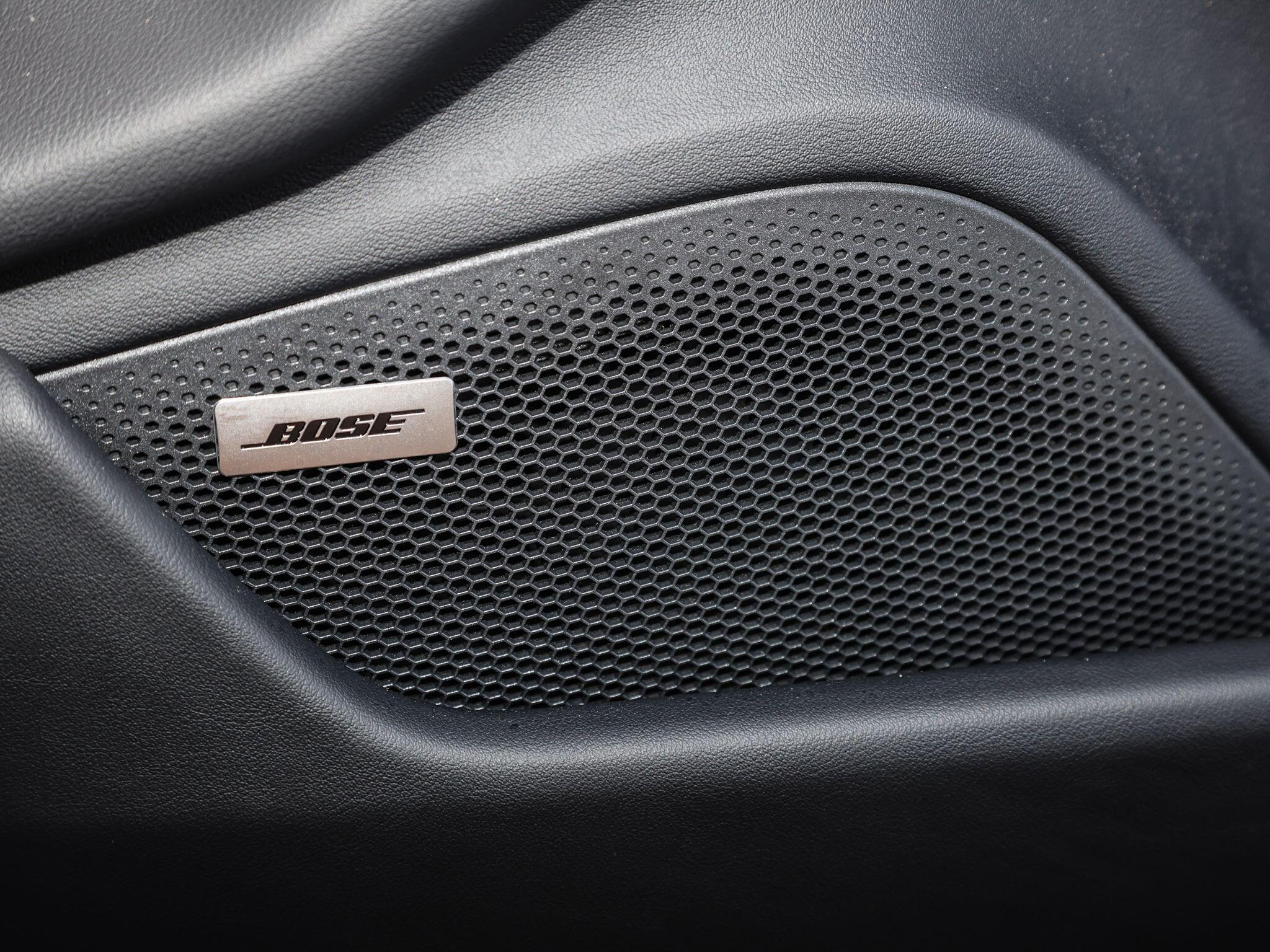 Porsche Taycan view 60