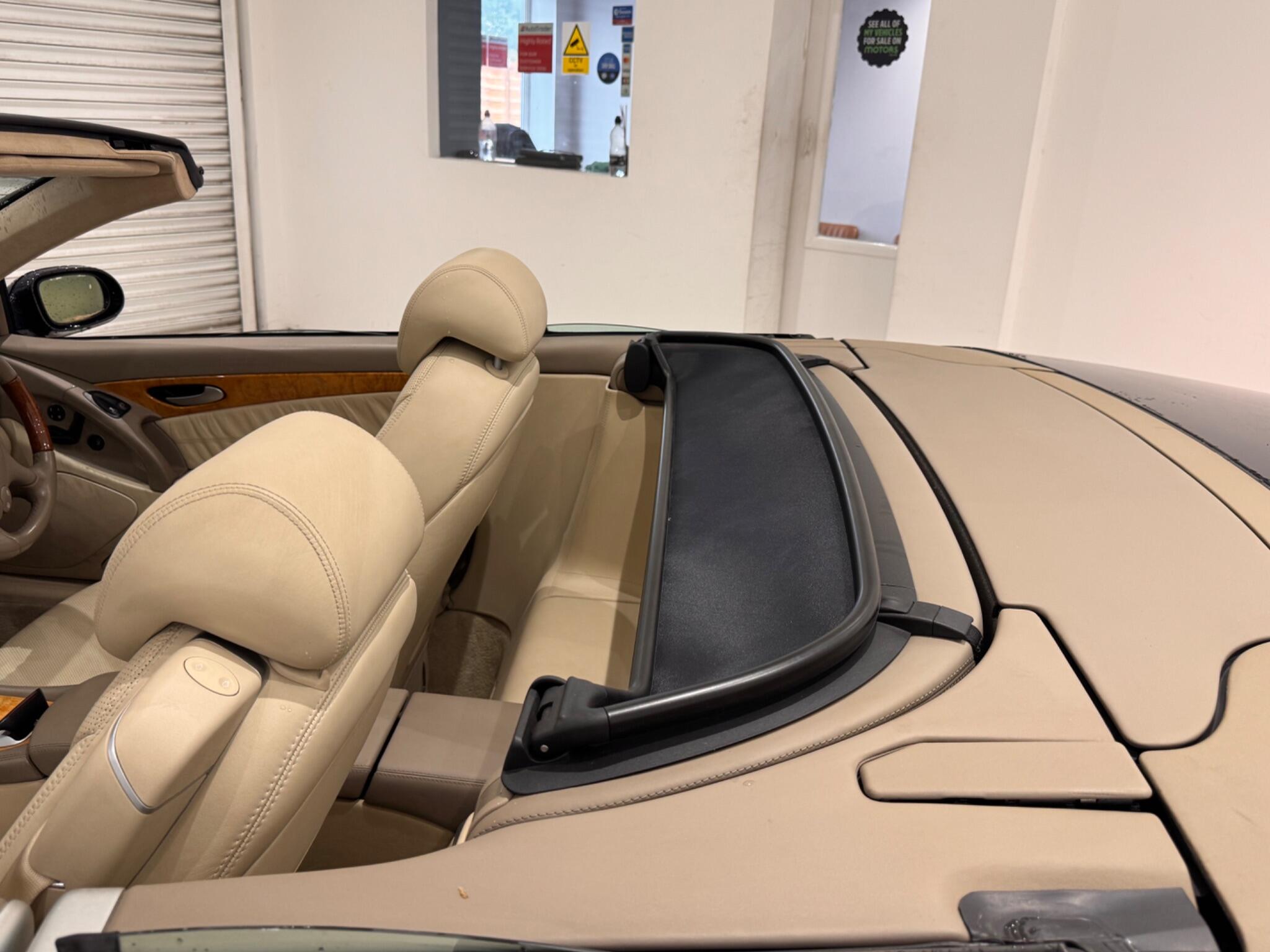 Mercedes-Benz SL view 12