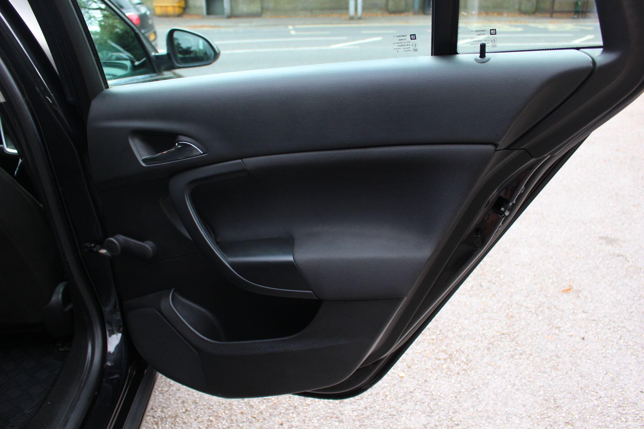 Vauxhall Insignia view 28