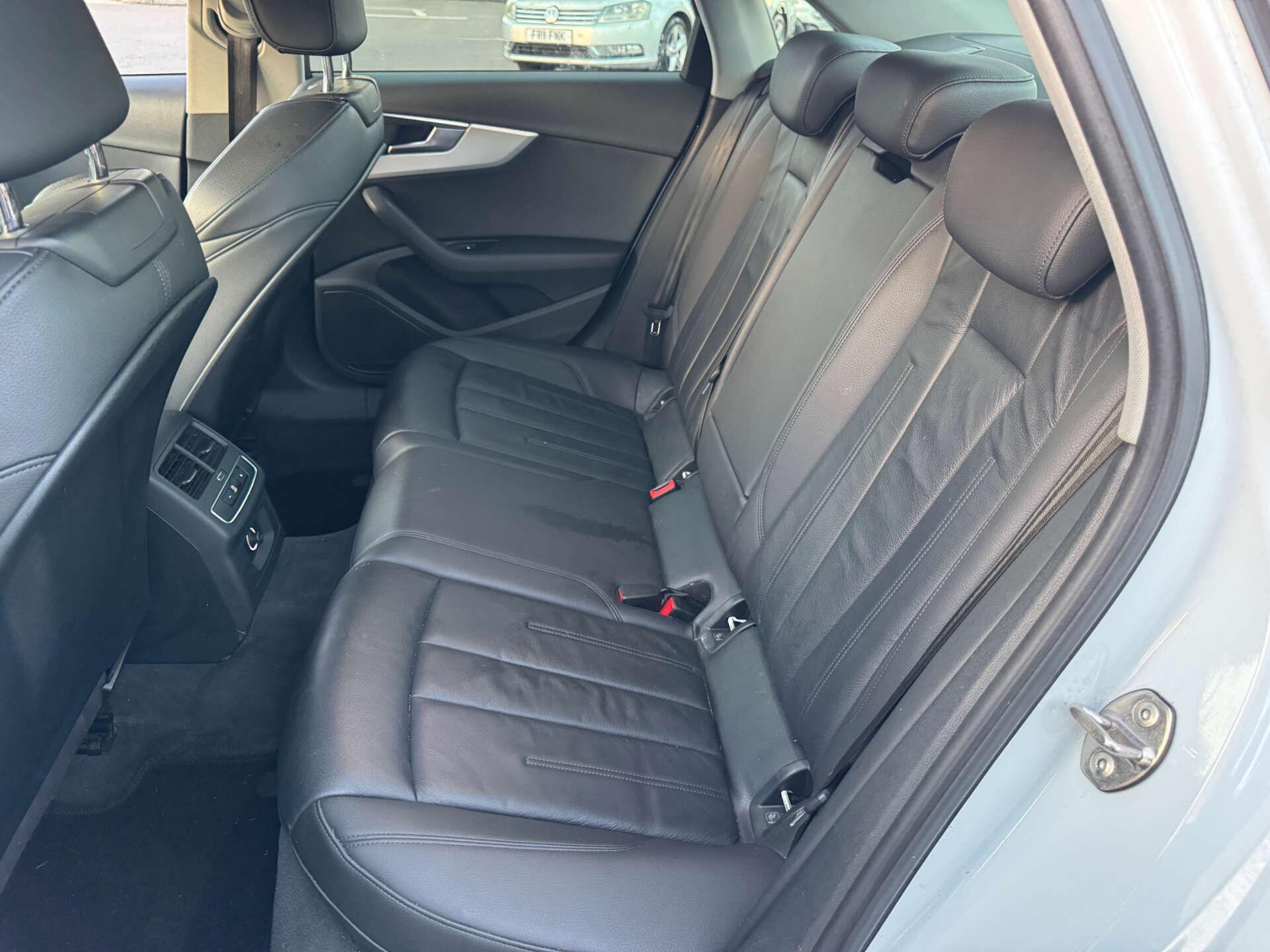Audi A4 view 23