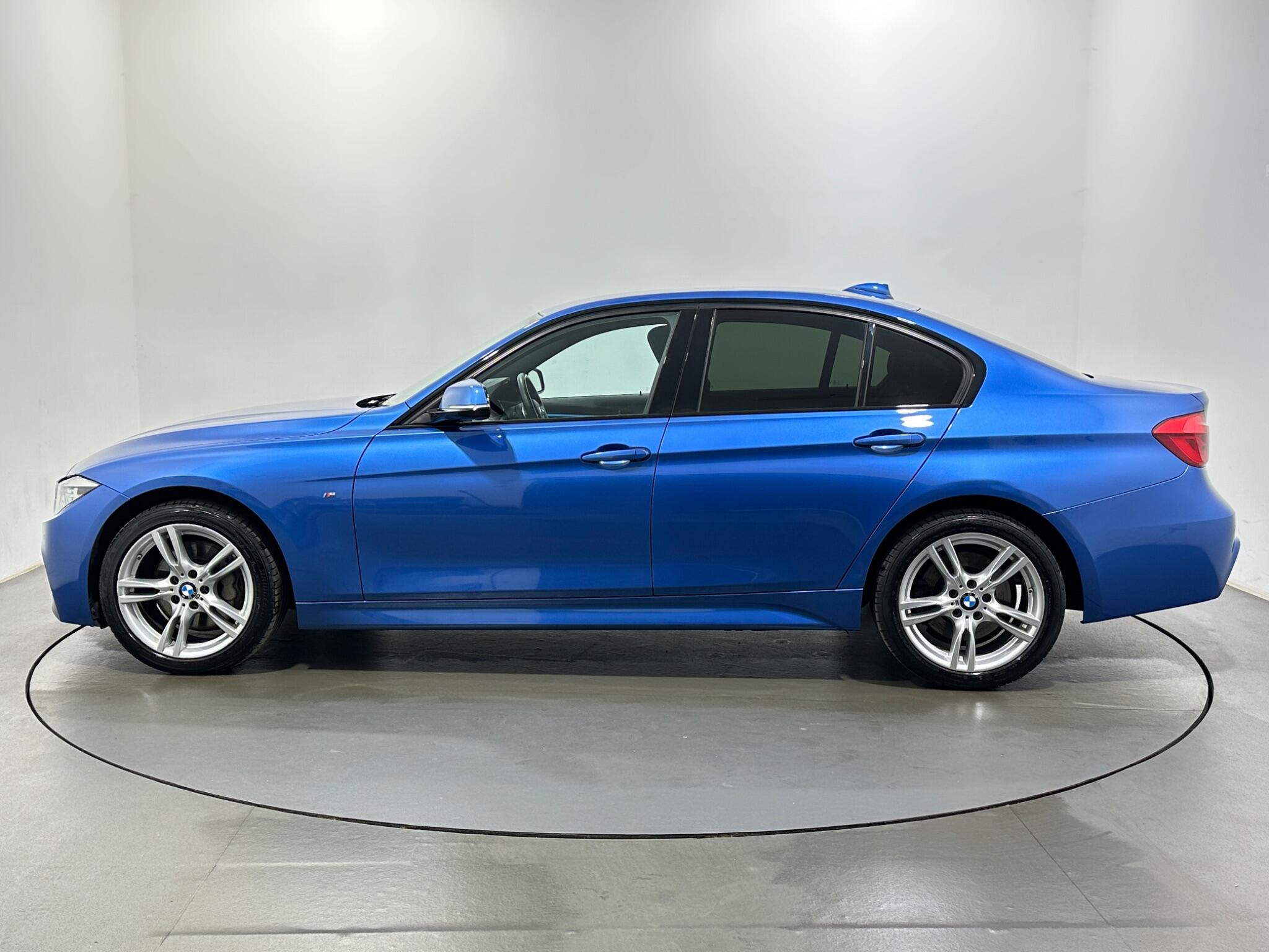BMW 3 Series view 5