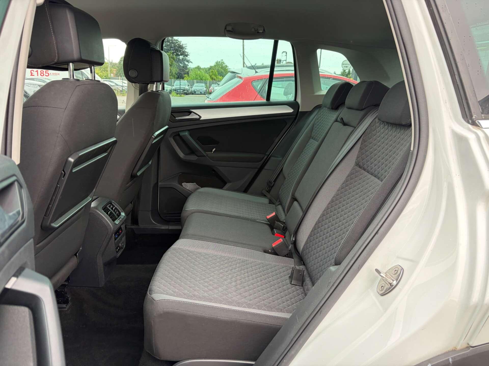 Volkswagen Tiguan view 20