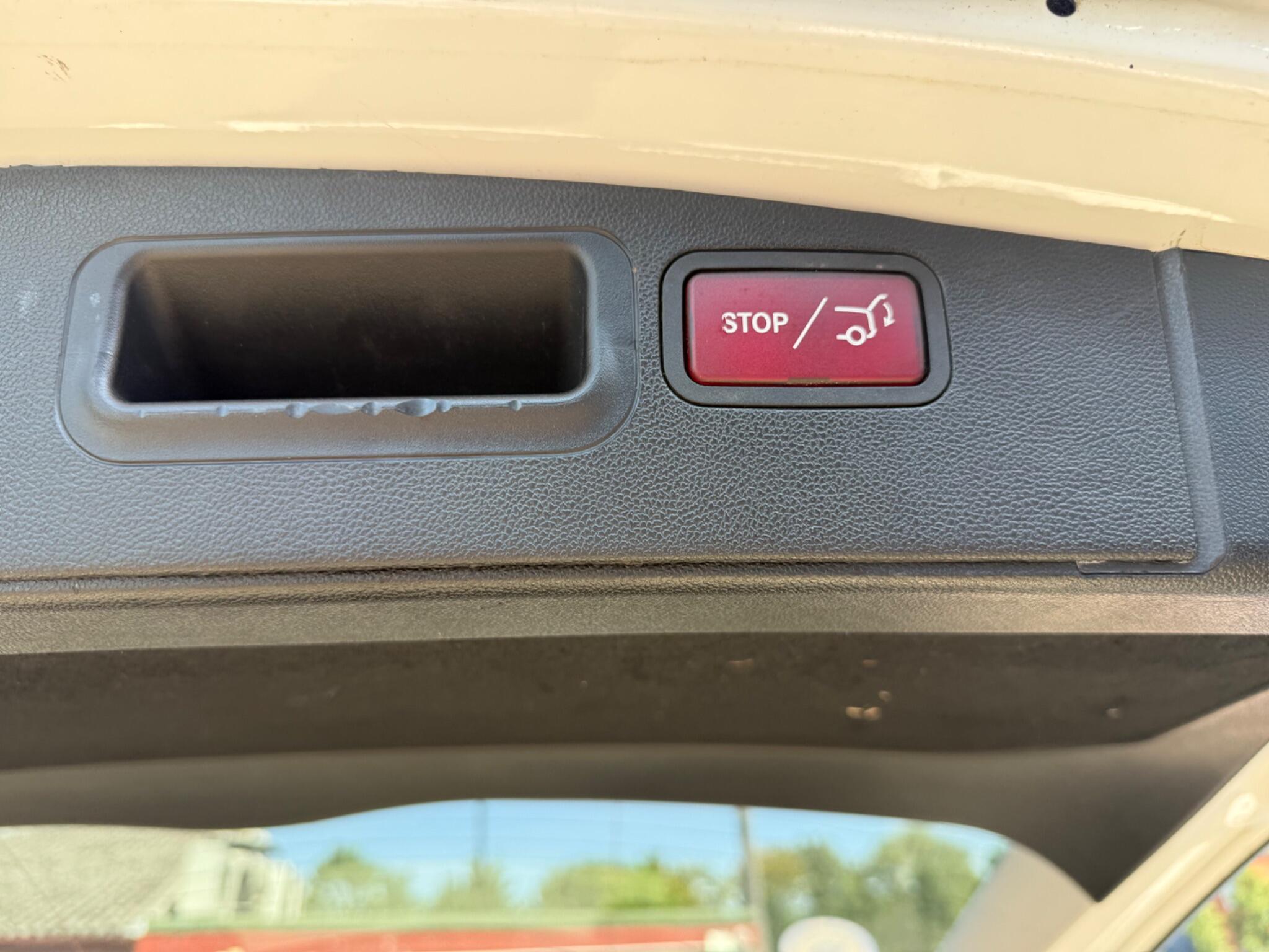 Mercedes-Benz M Class view 16