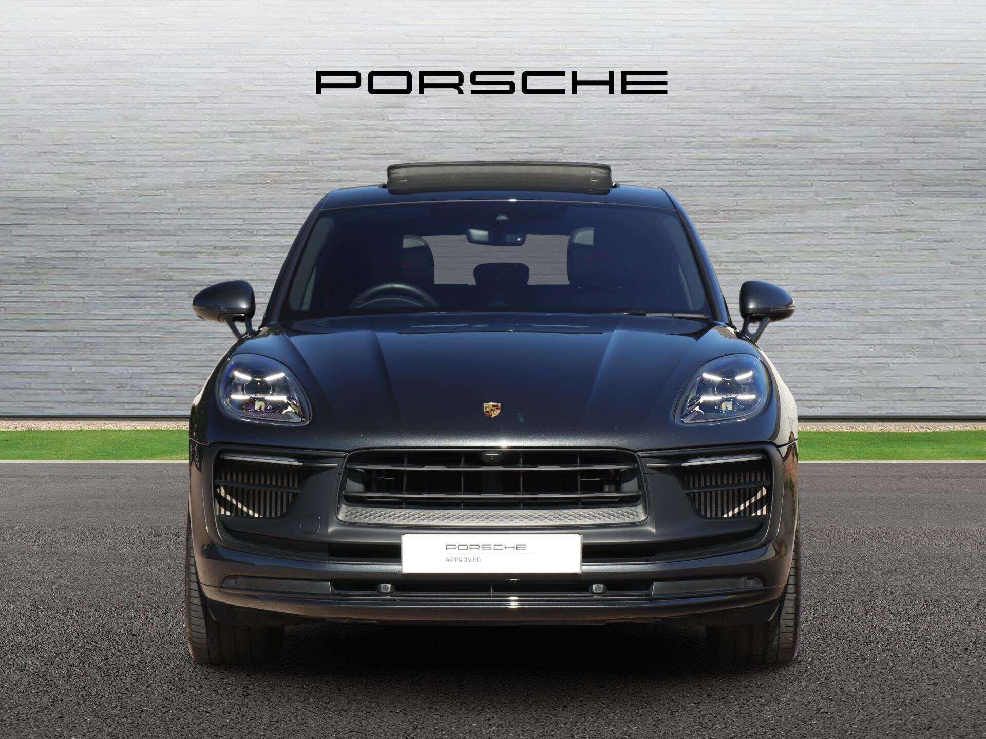 Porsche Macan view 8