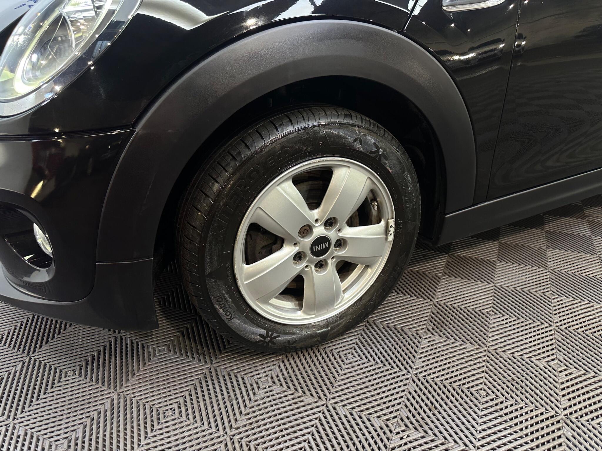 Mini Hatch view 34