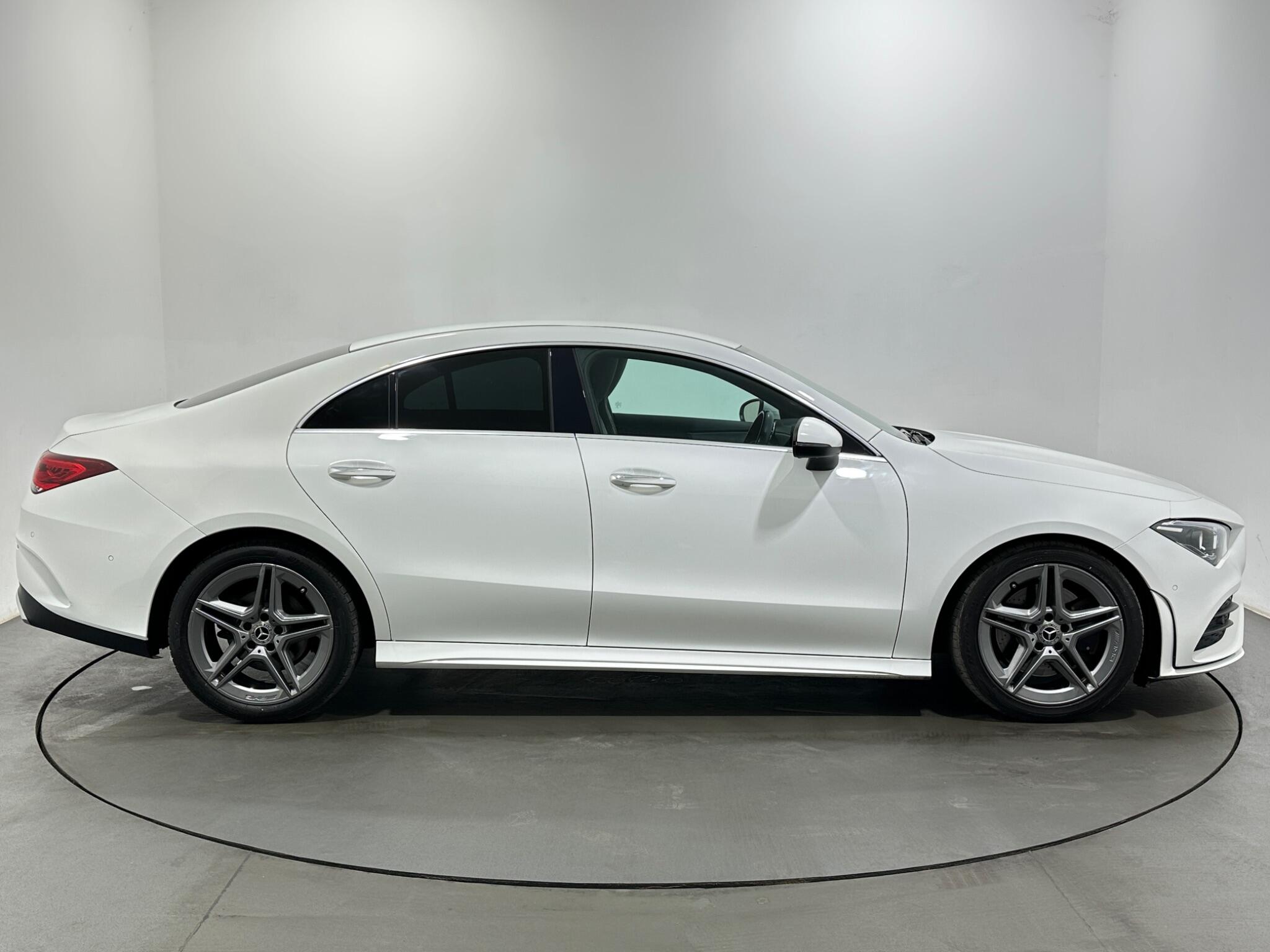 Mercedes-Benz Cla view 9