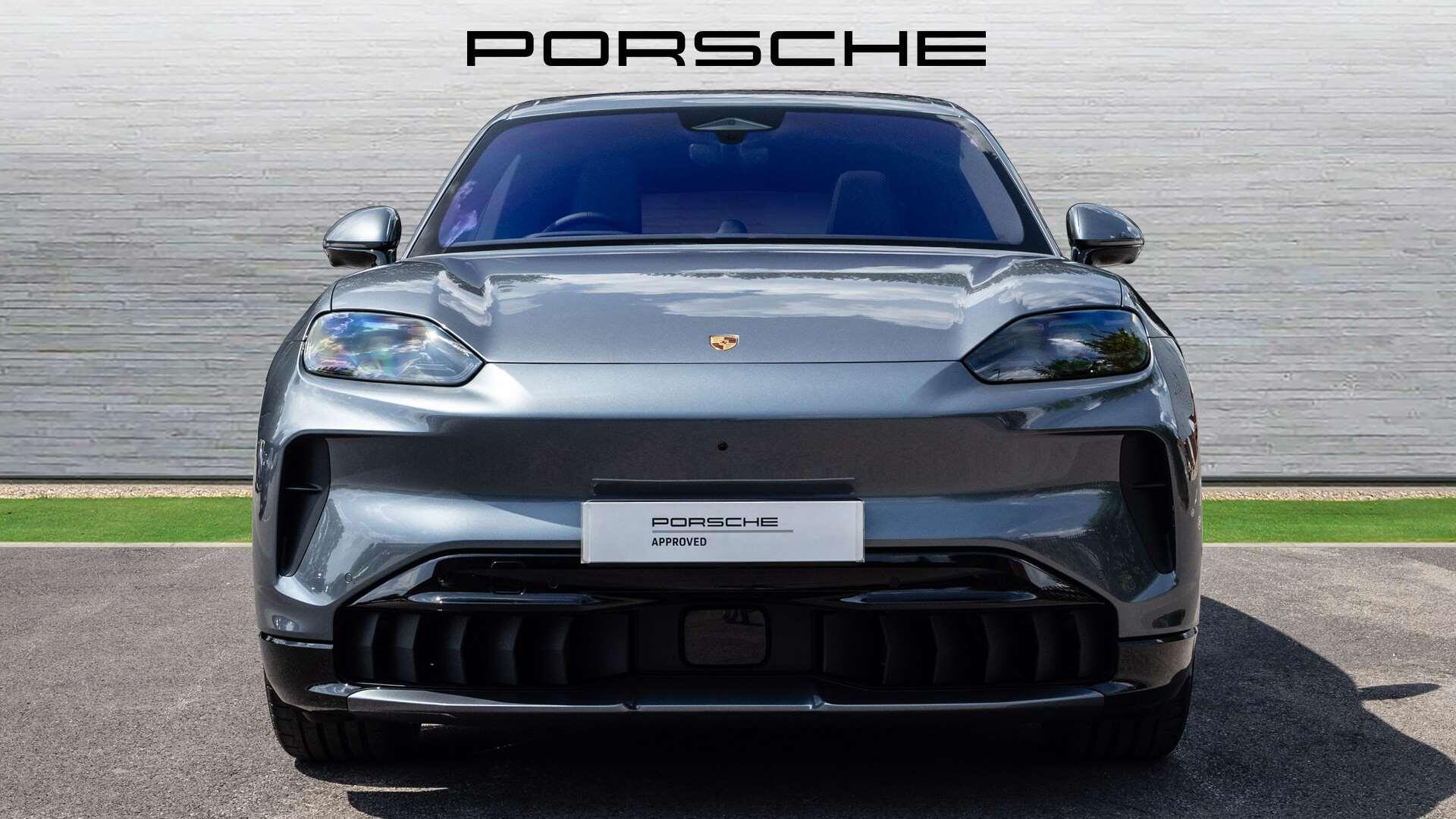 Porsche Cayenne view 8