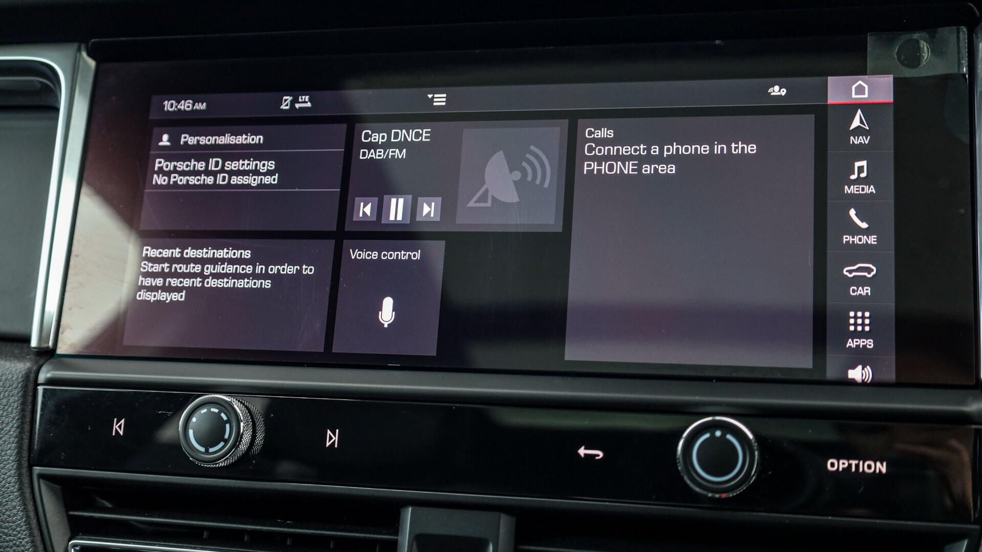 Porsche Macan view 13