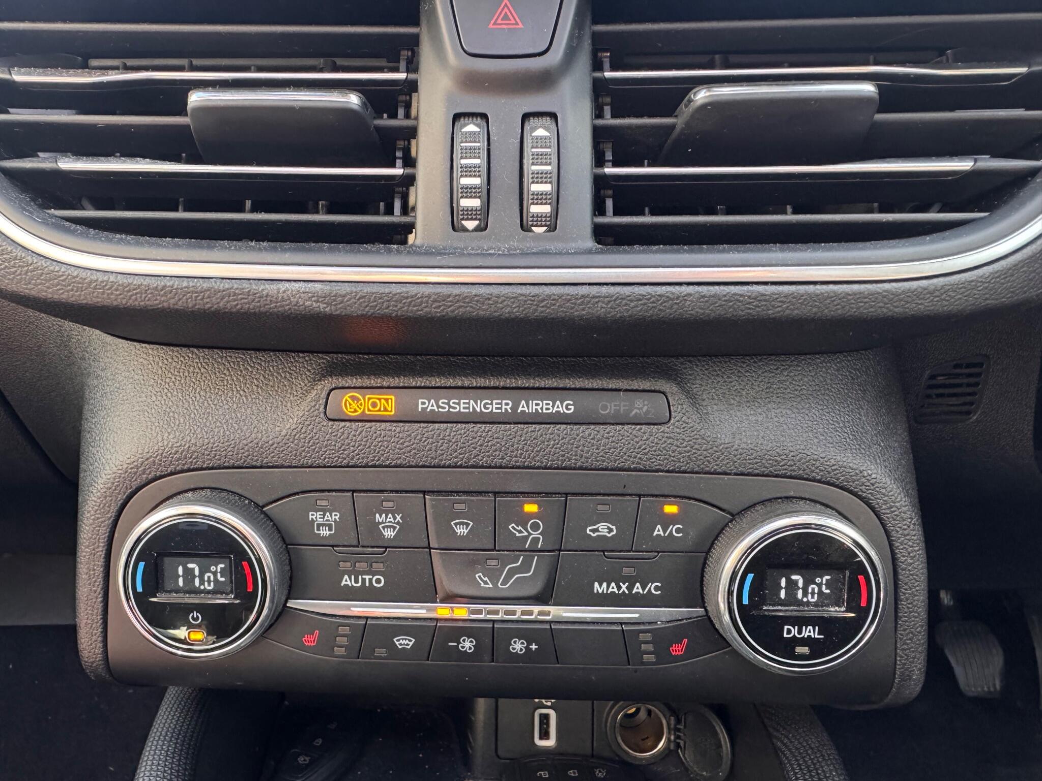 Ford Focus view 18