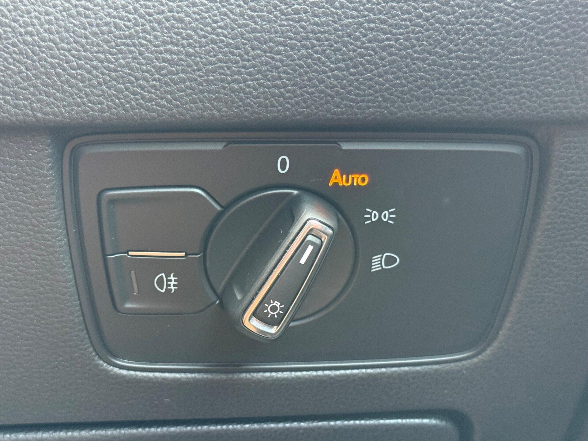 Volkswagen Passat view 48