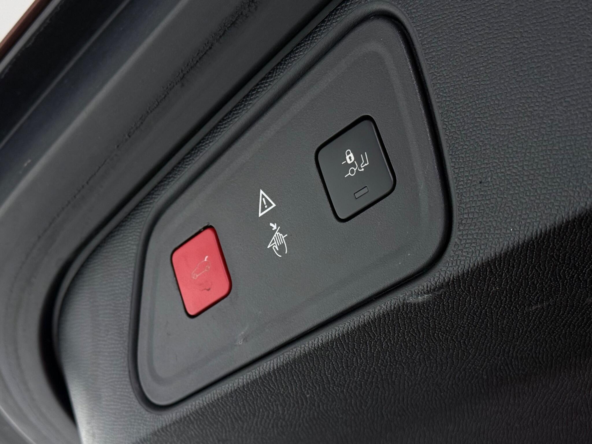Peugeot 3008 view 11