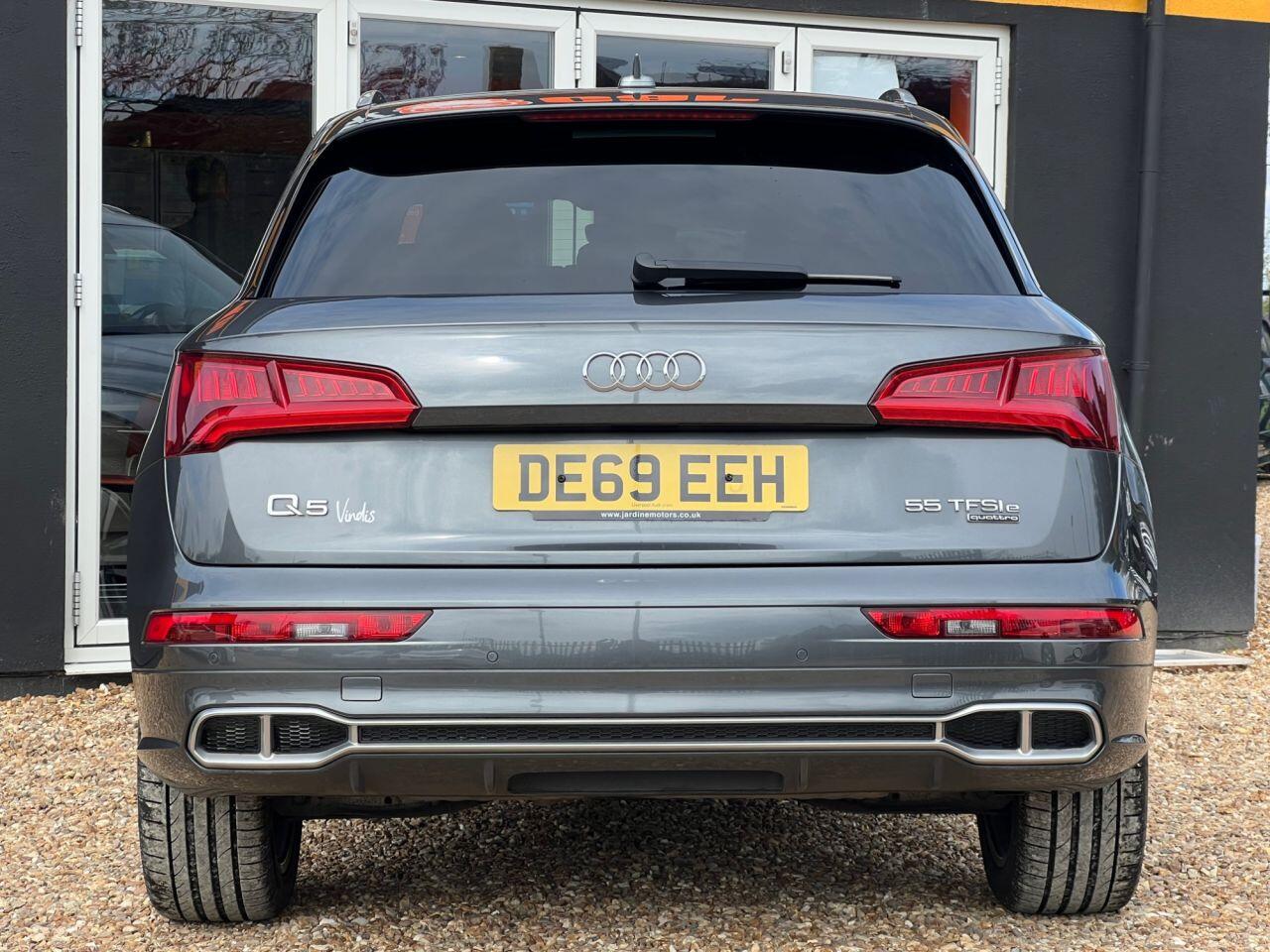 Audi Q5 view 7