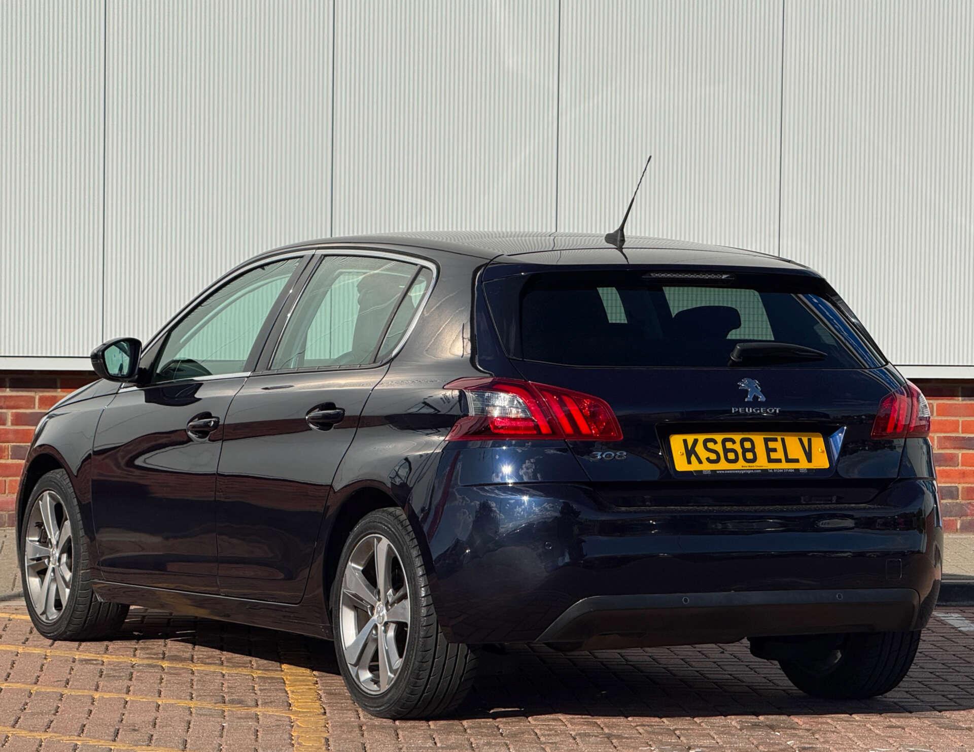 Peugeot 308 view 4