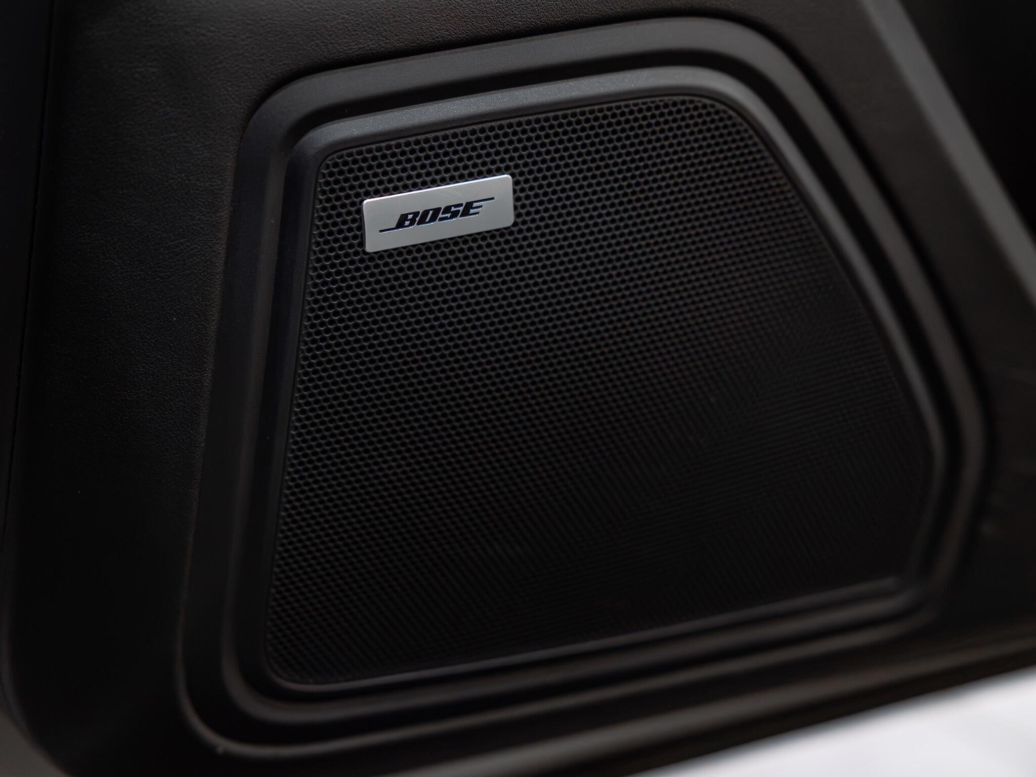 Porsche Macan view 25