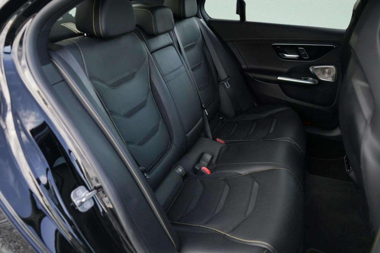 Mercedes-Benz C-Class view 60