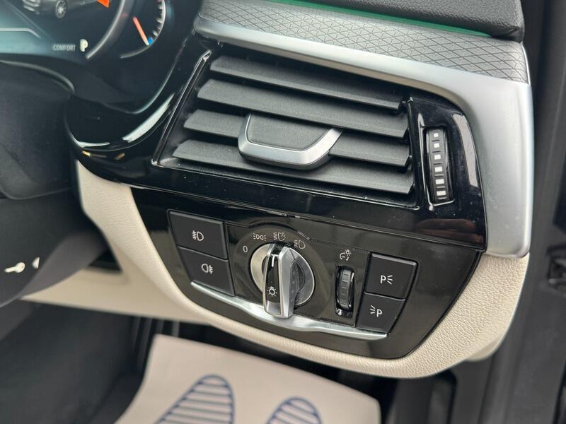 2017 BMW 5 Series image 50