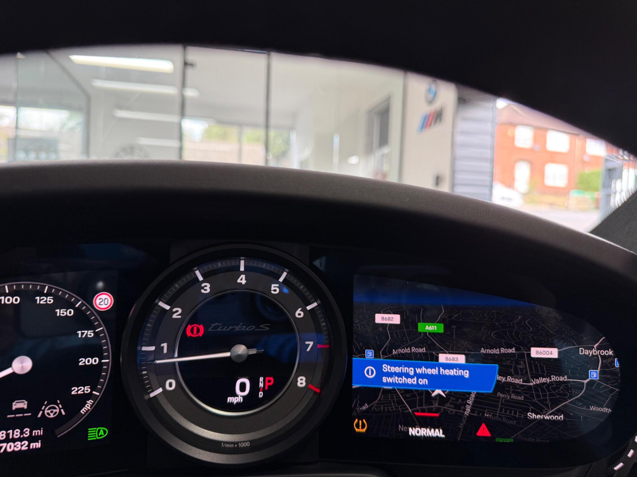 Porsche 911 view 30