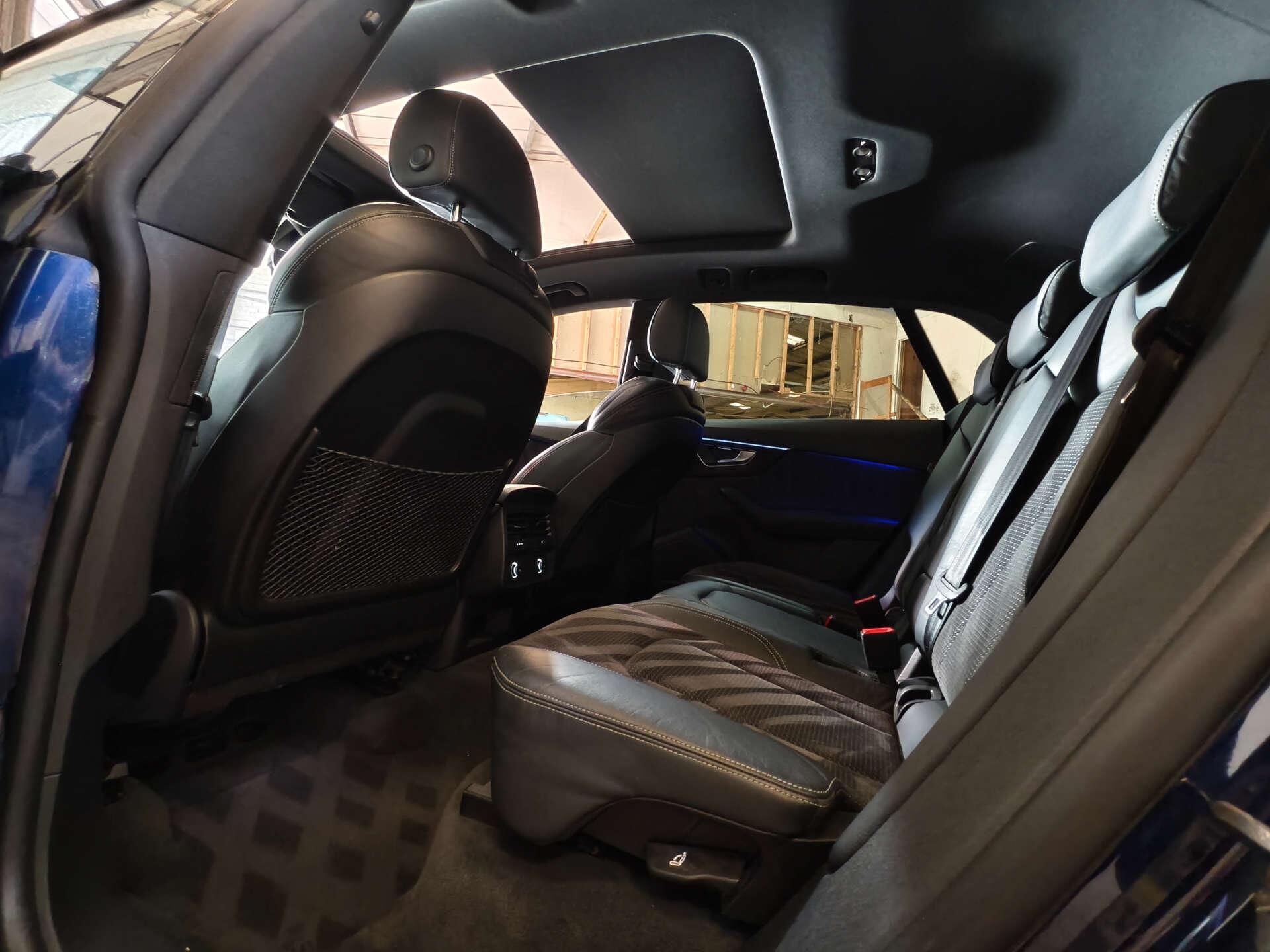 Audi Q8 view 15