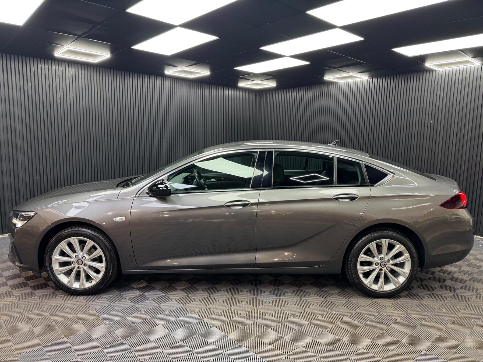Vauxhall Insignia view 21