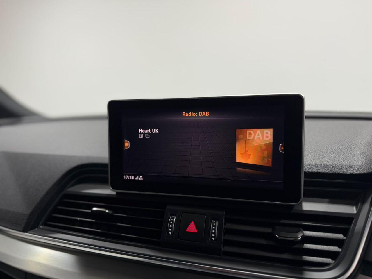 Audi Q5 view 22