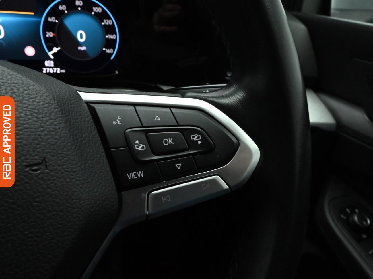 Volkswagen Golf view 19