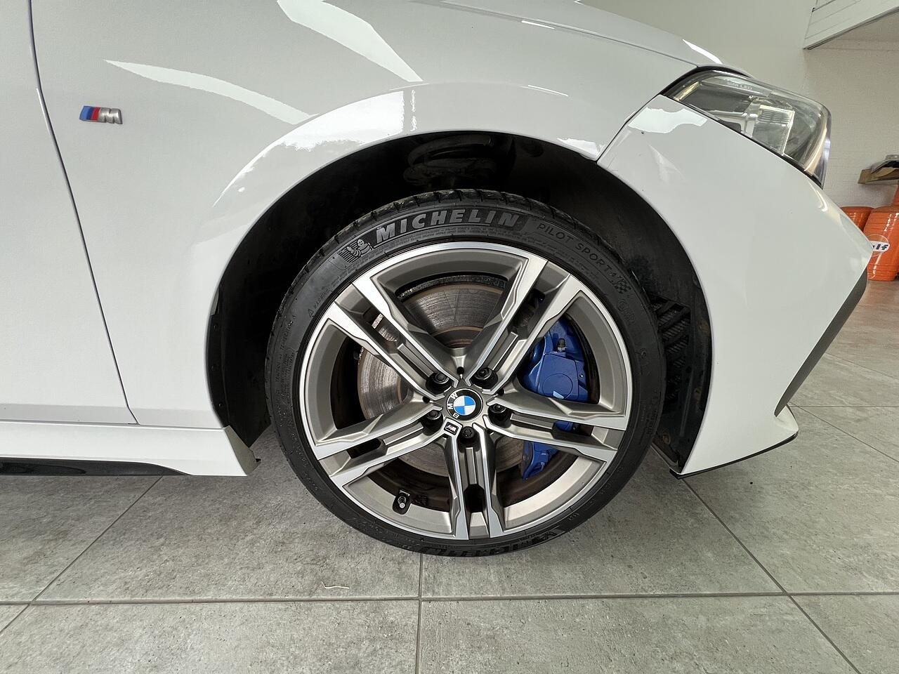 BMW 1 Series view 22