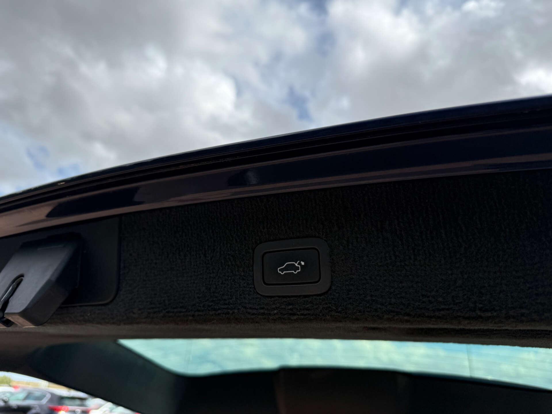 Volvo XC70 view 27