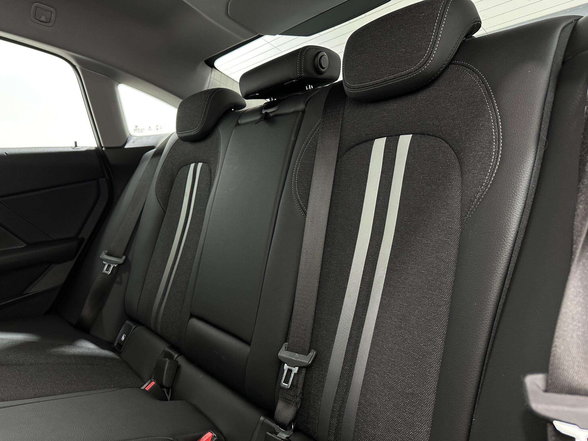 BMW 2 Series view 40