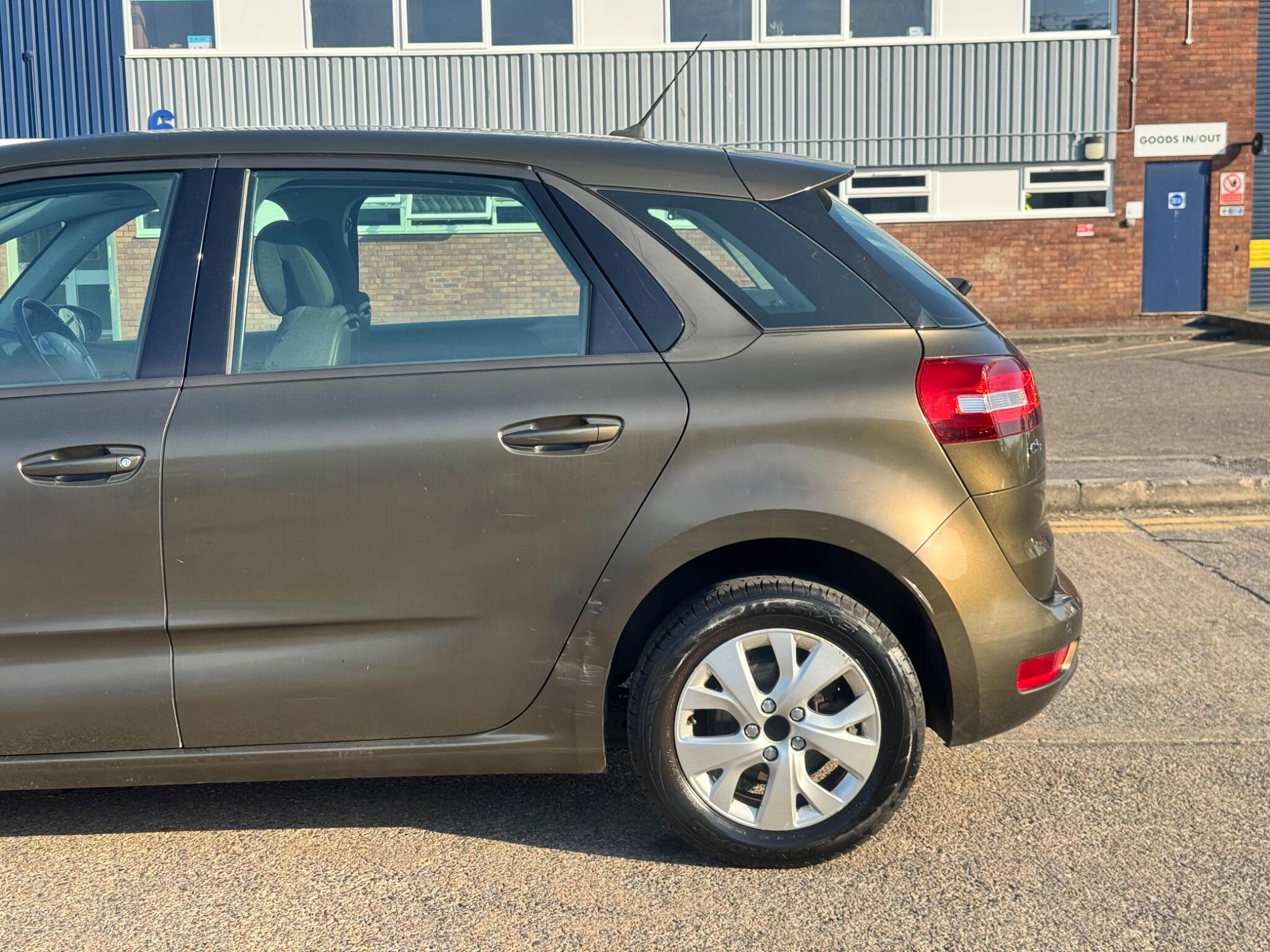 Citroen C4 Picasso view 9