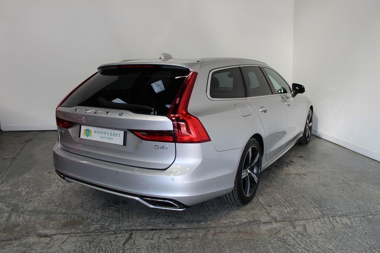 Volvo V90 view 8
