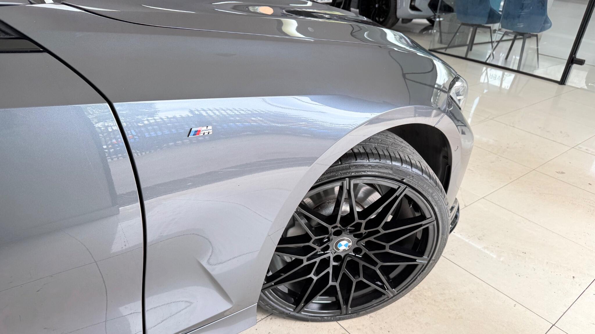 BMW 3 Series view 22