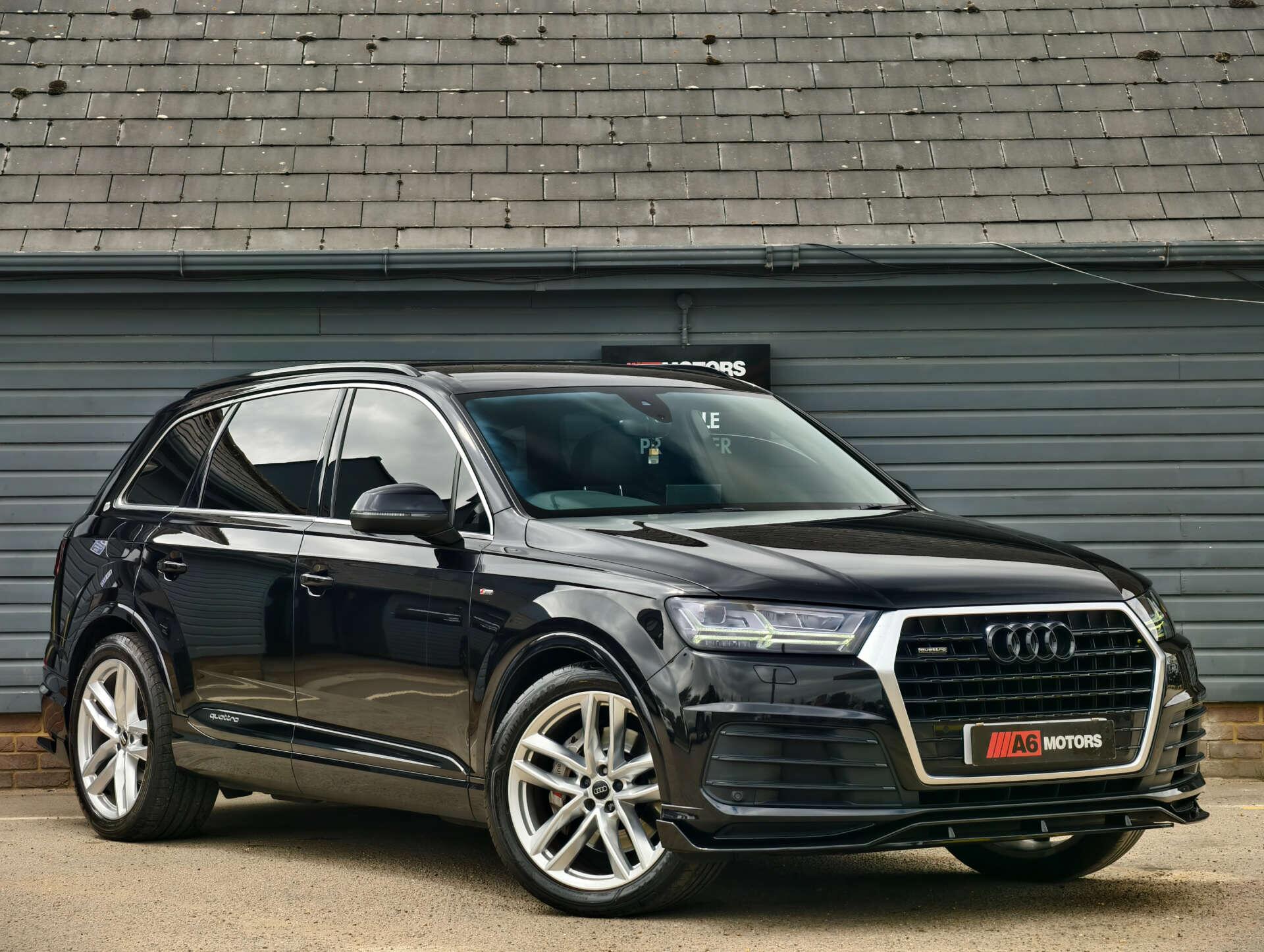 Audi Q7 view 2