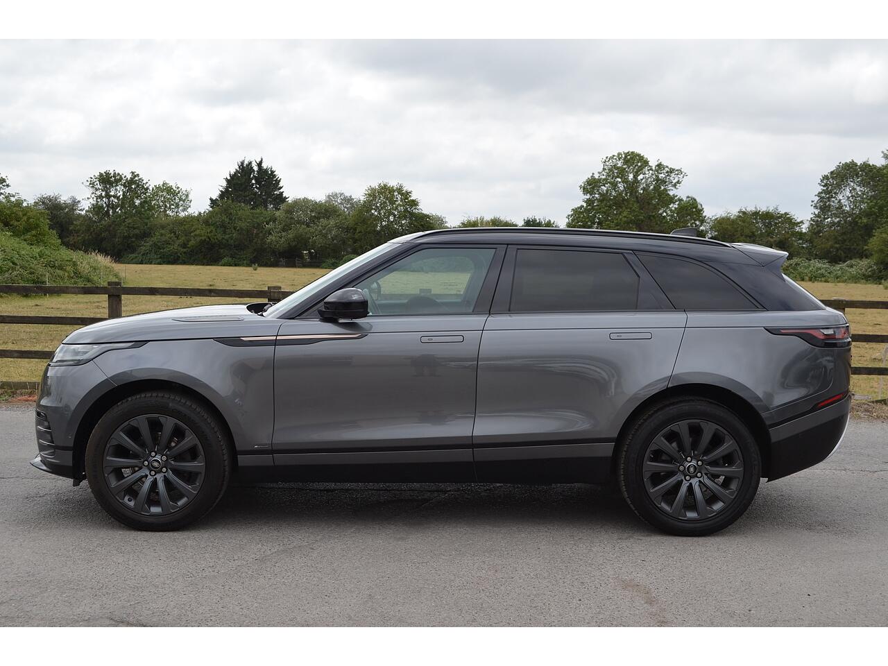 Land Rover Range Rover Velar view 6