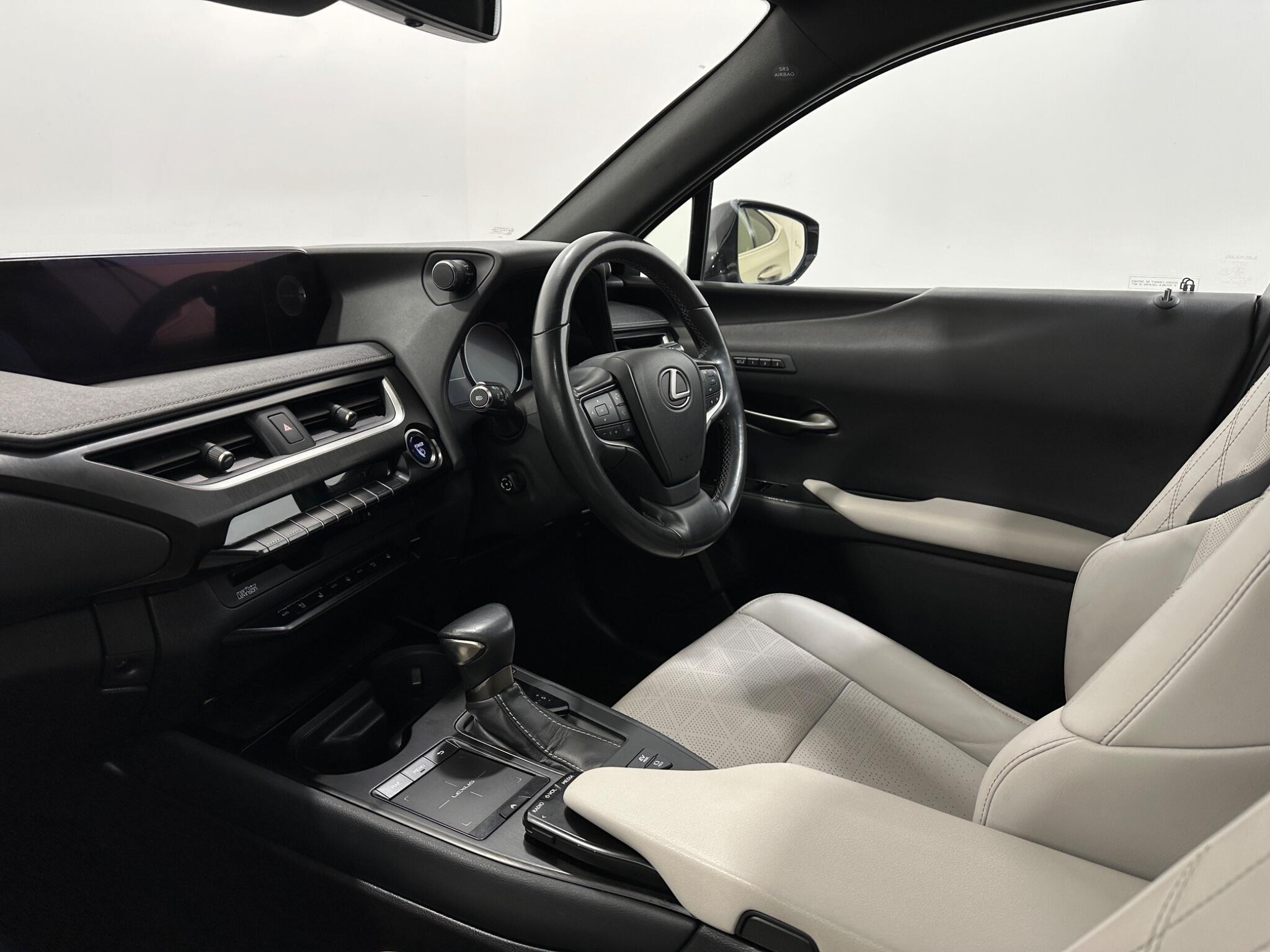 Lexus UX view 31
