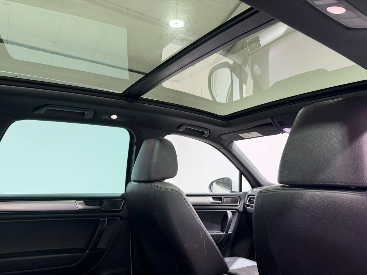 Volkswagen Touareg view 32