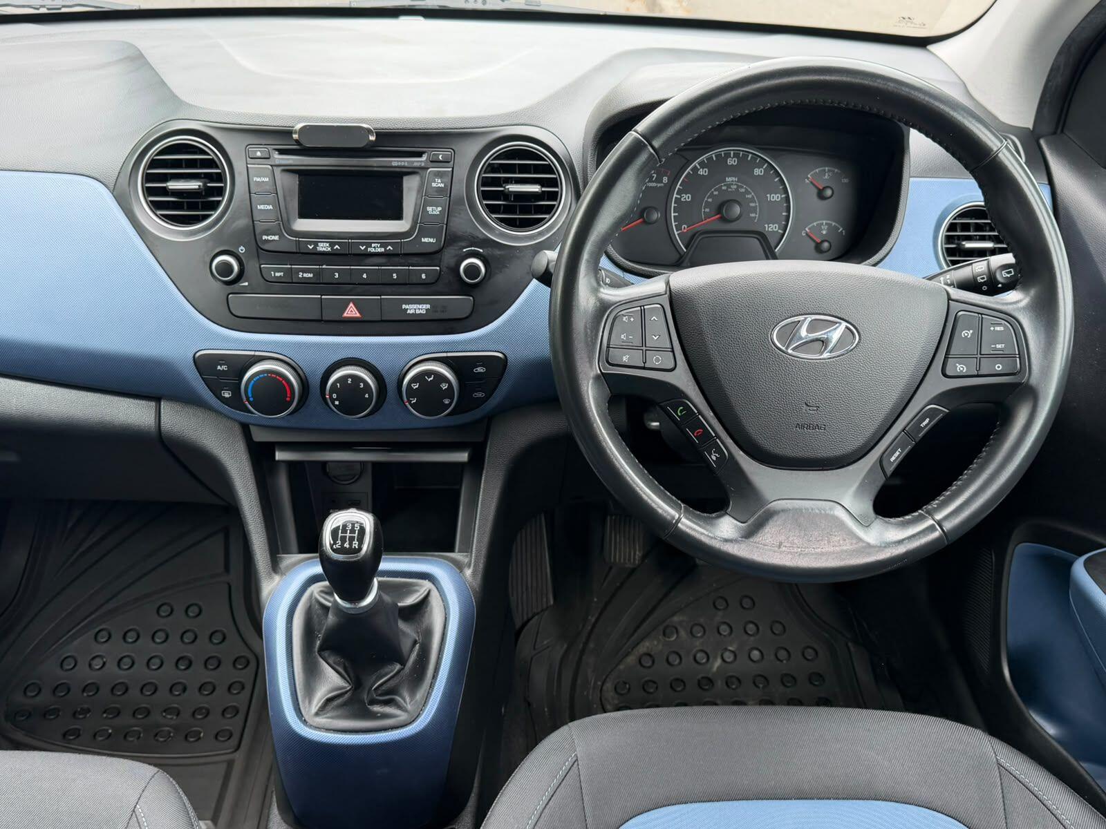 Hyundai i10 view 23