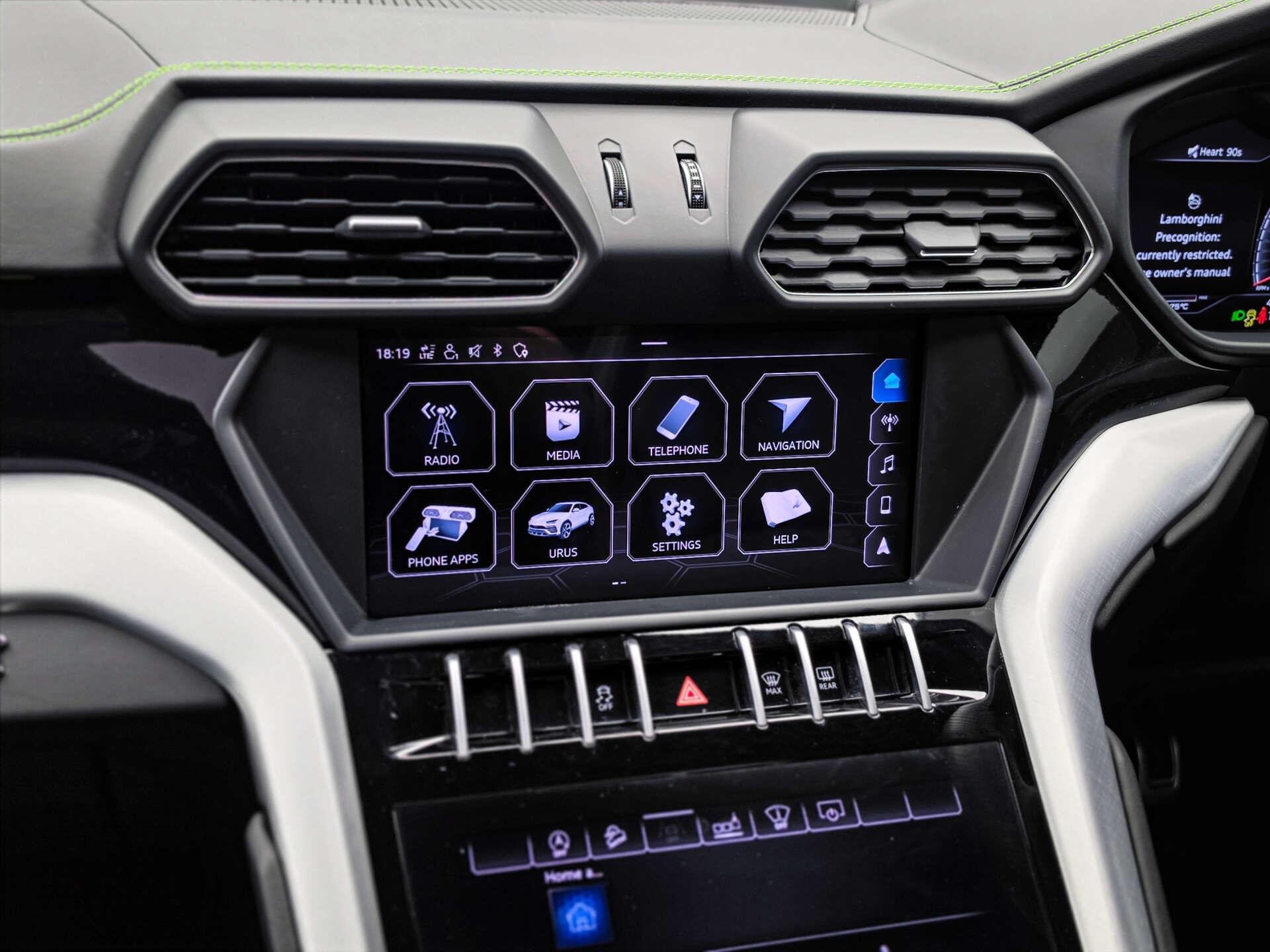 Lamborghini Urus view 50