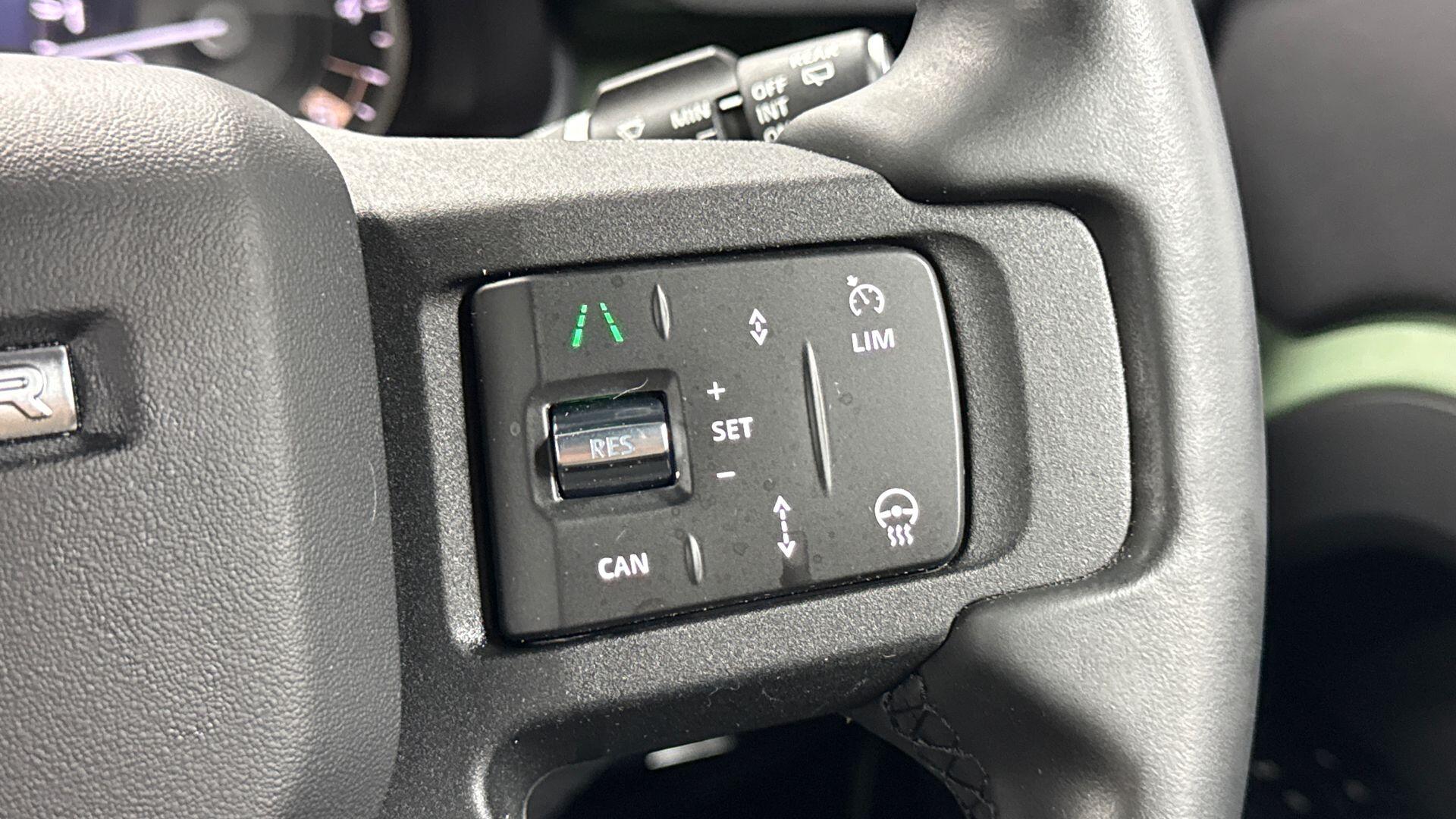 Land Rover Defender view 27
