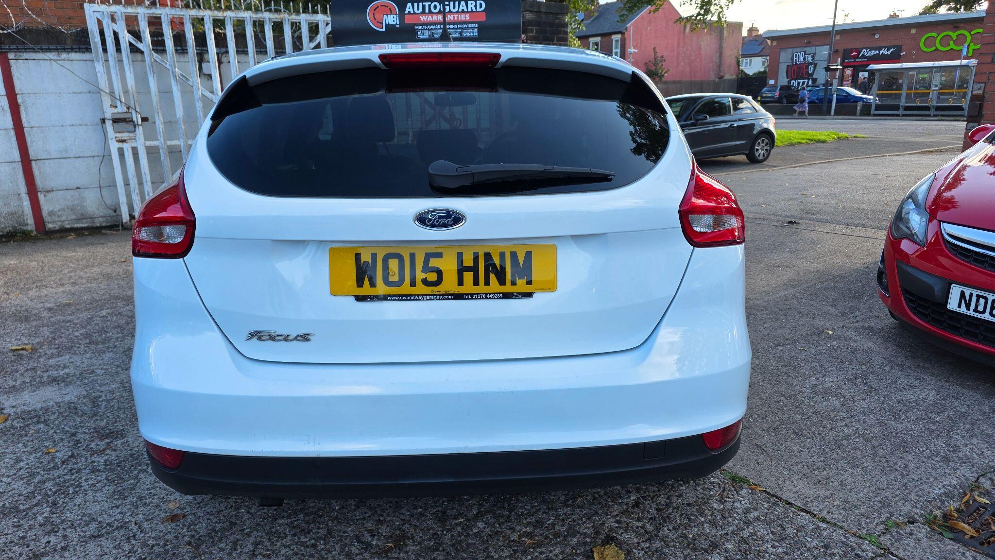 Ford Focus view 9