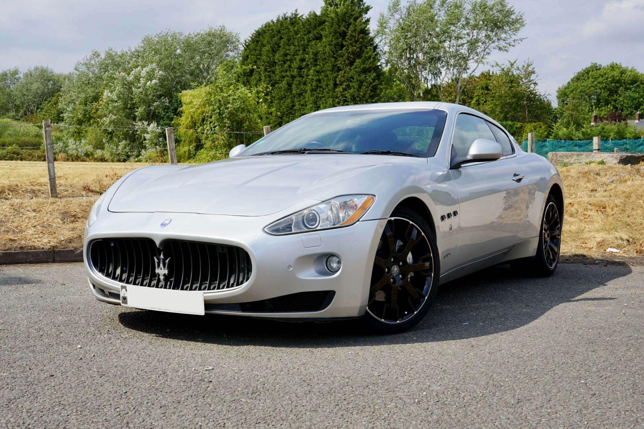 Maserati Granturismo view 21