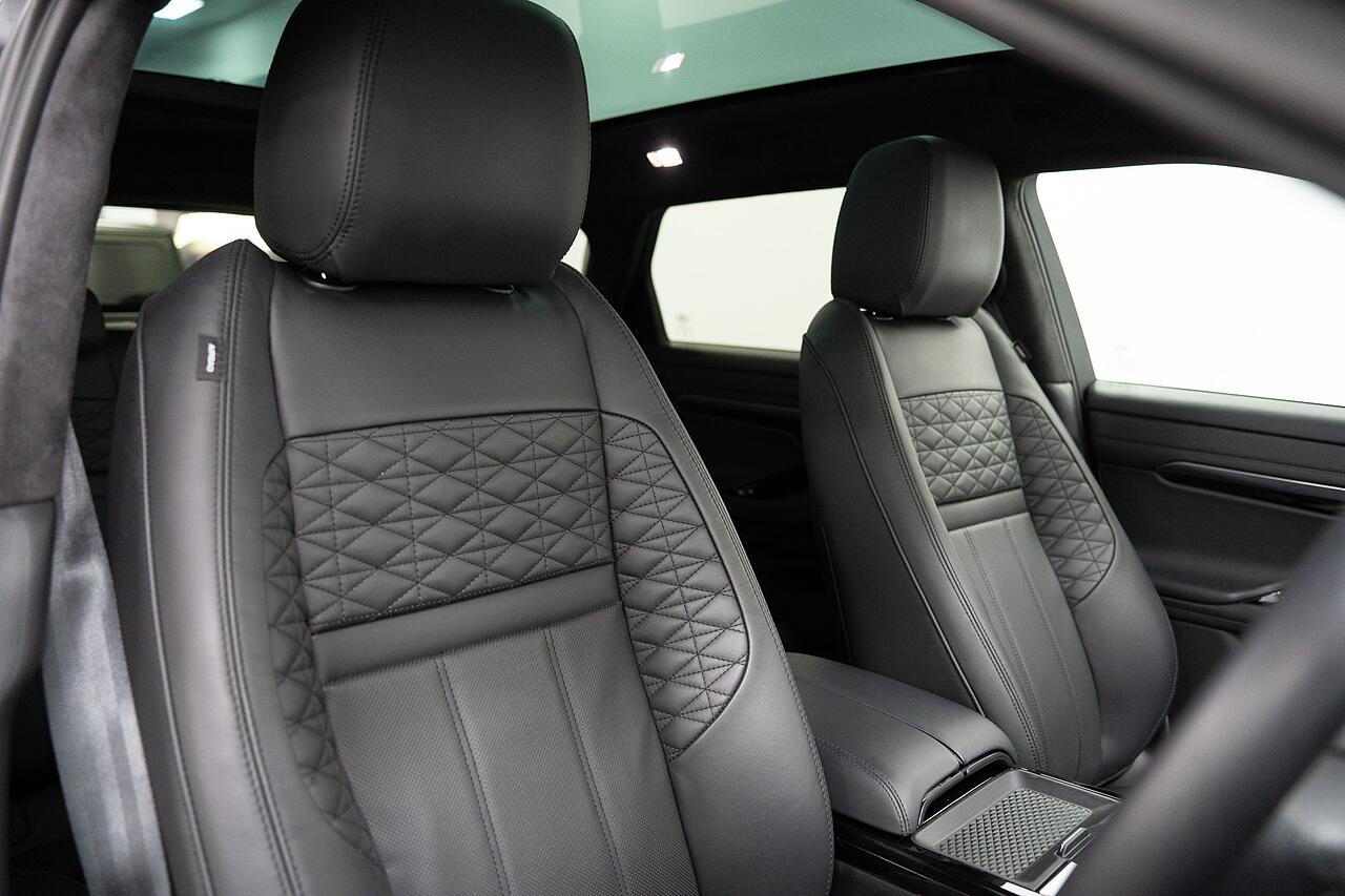 Land Rover Range Rover Evoque view 3