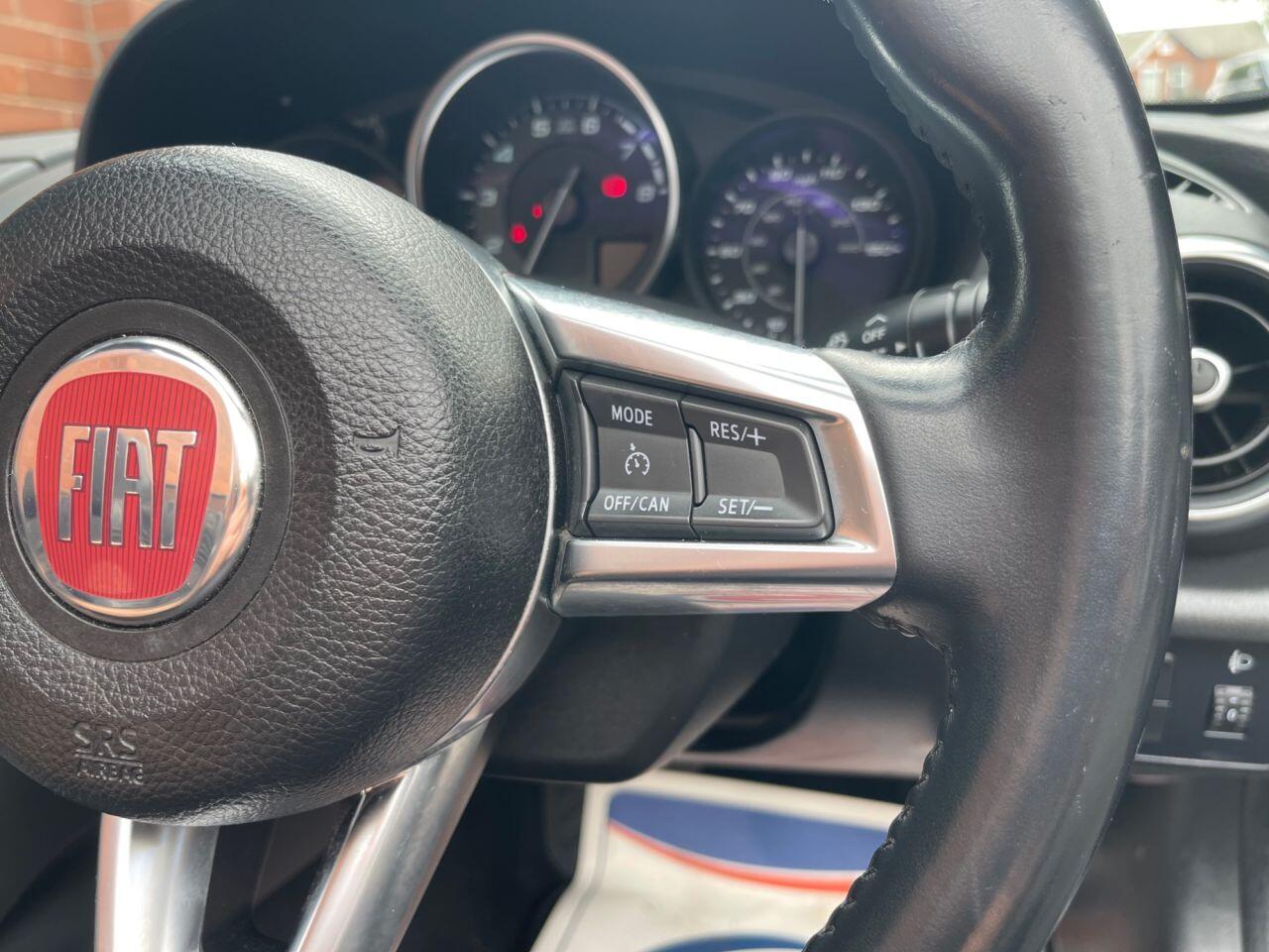 Fiat 124 Spider view 20